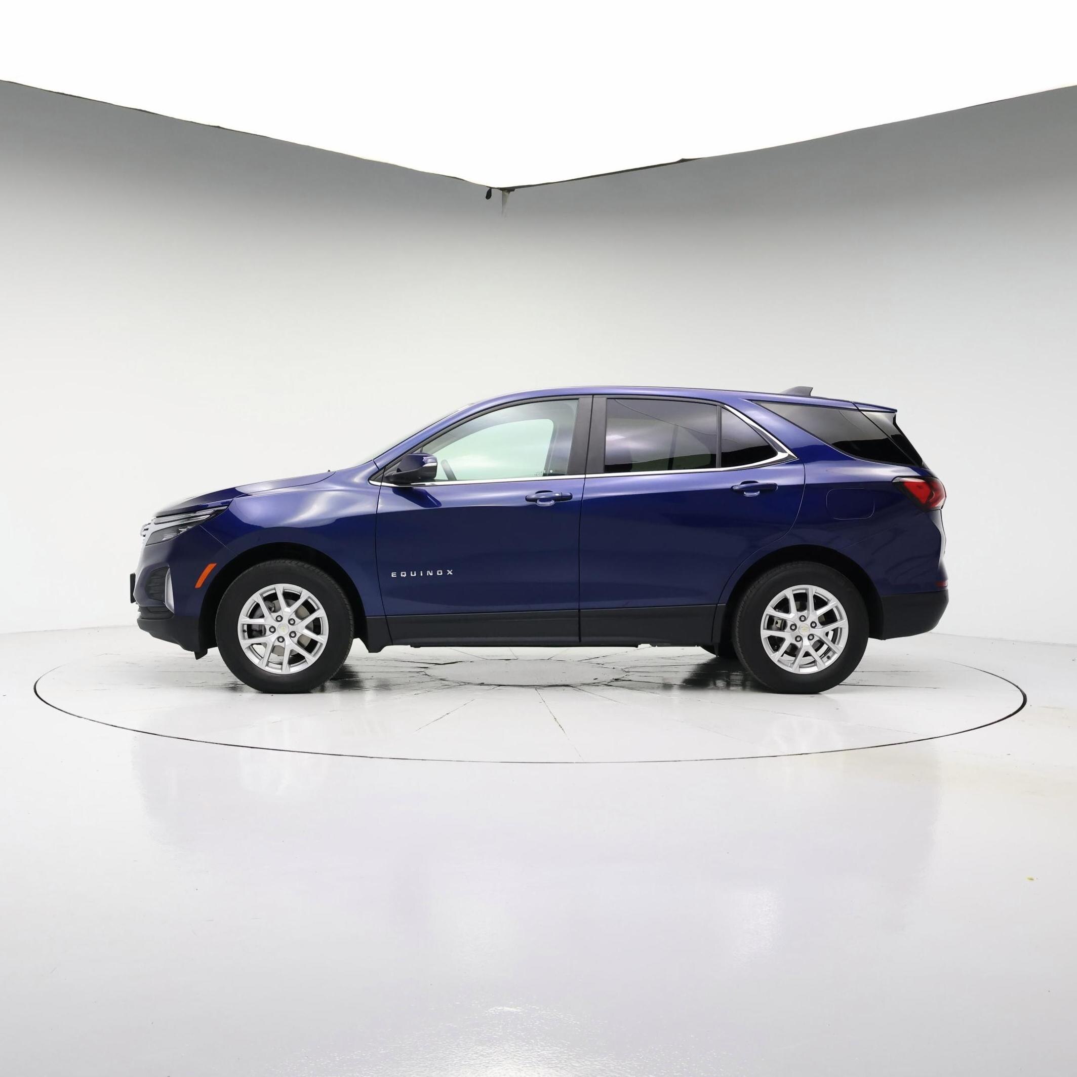 Thumbnail: 2023 Chevrolet Equinox - 3