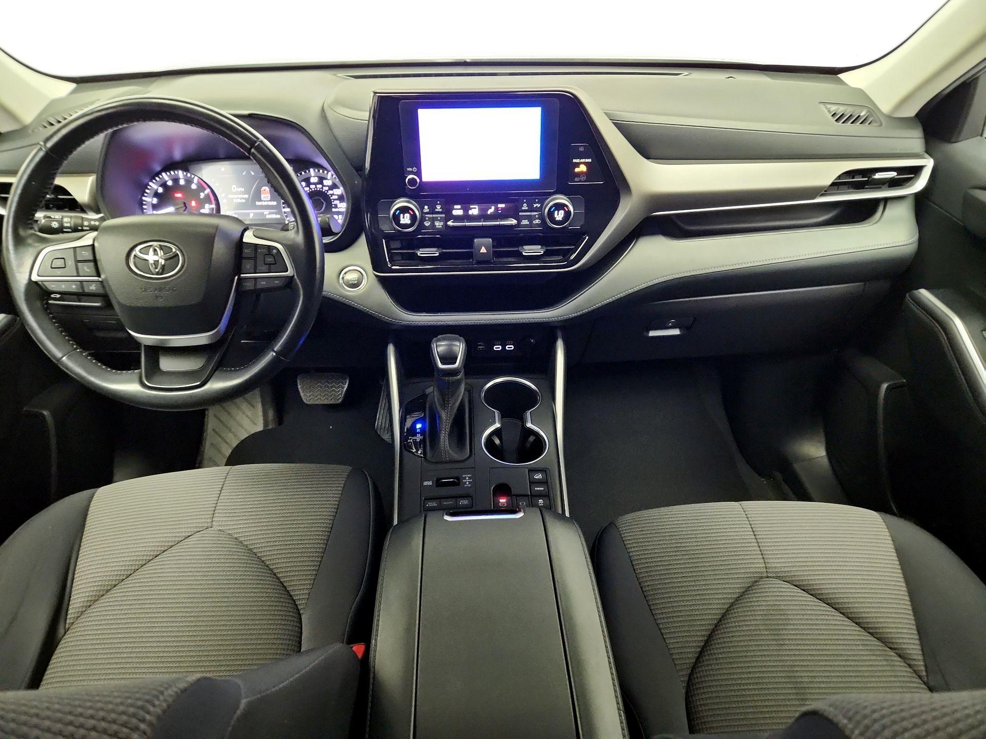 Thumbnail: 2023 Toyota Highlander - 9