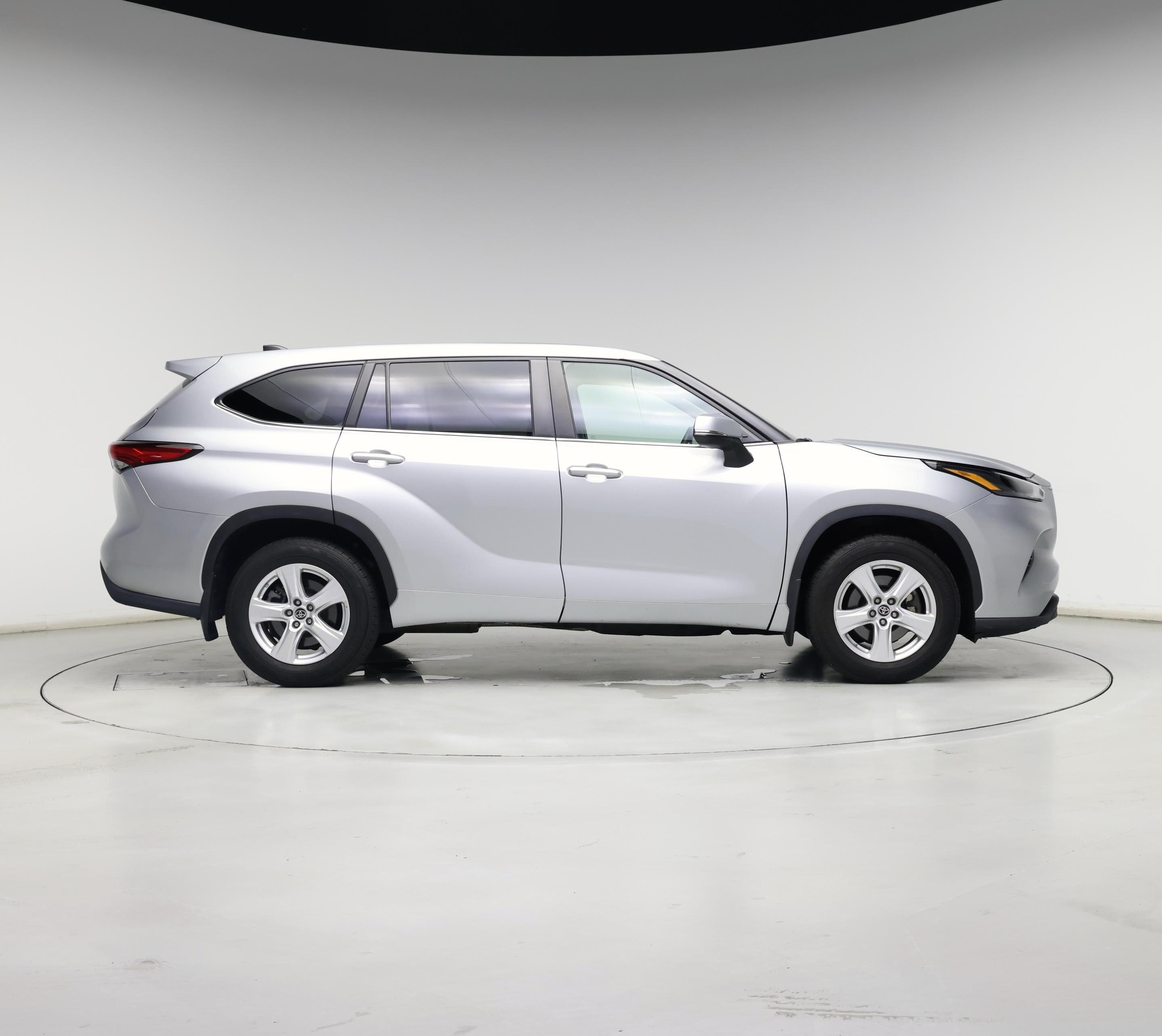 Thumbnail: 2023 Toyota Highlander - 7