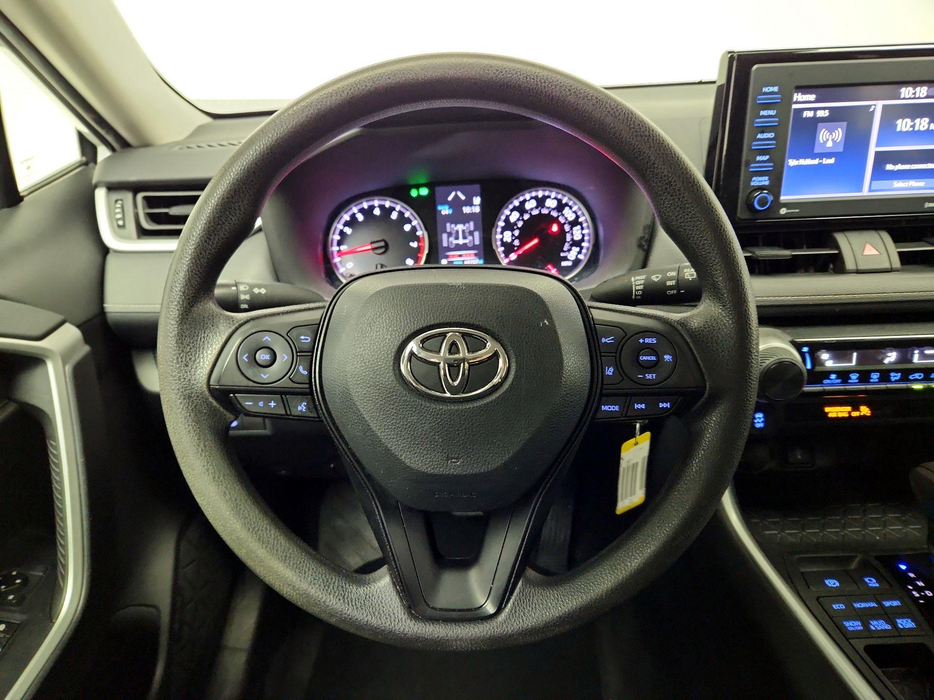 Thumbnail: 2022 Toyota RAV4 - 10