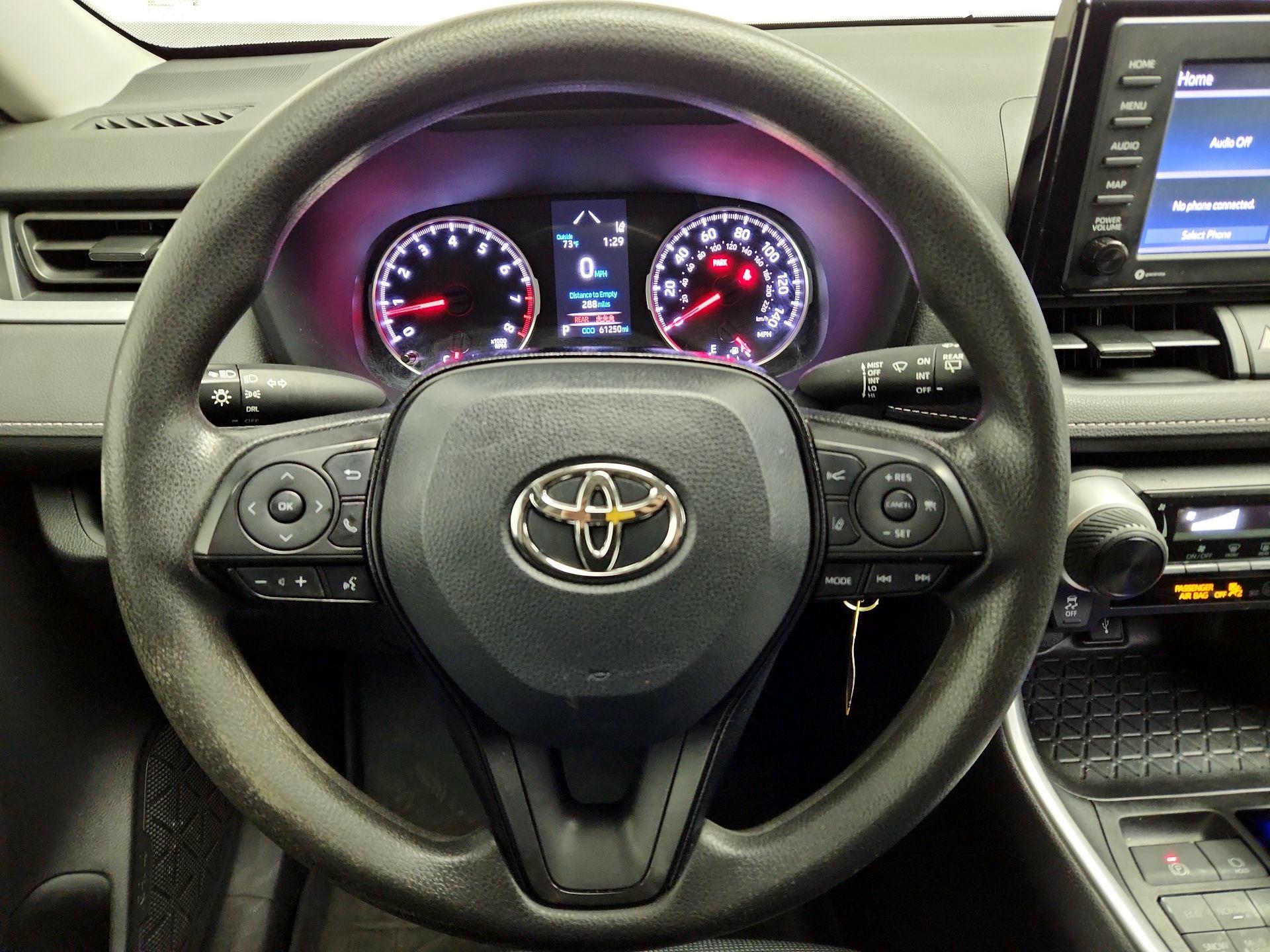 Thumbnail: 2021 Toyota RAV4 - 10