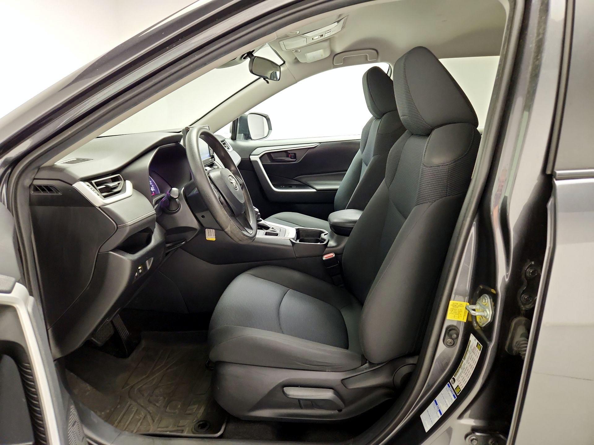 Thumbnail: 2021 Toyota RAV4 - 11