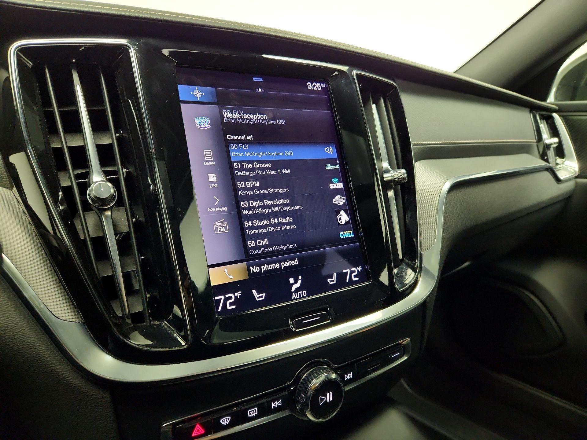 Thumbnail: 2022 Volvo S60 - 16
