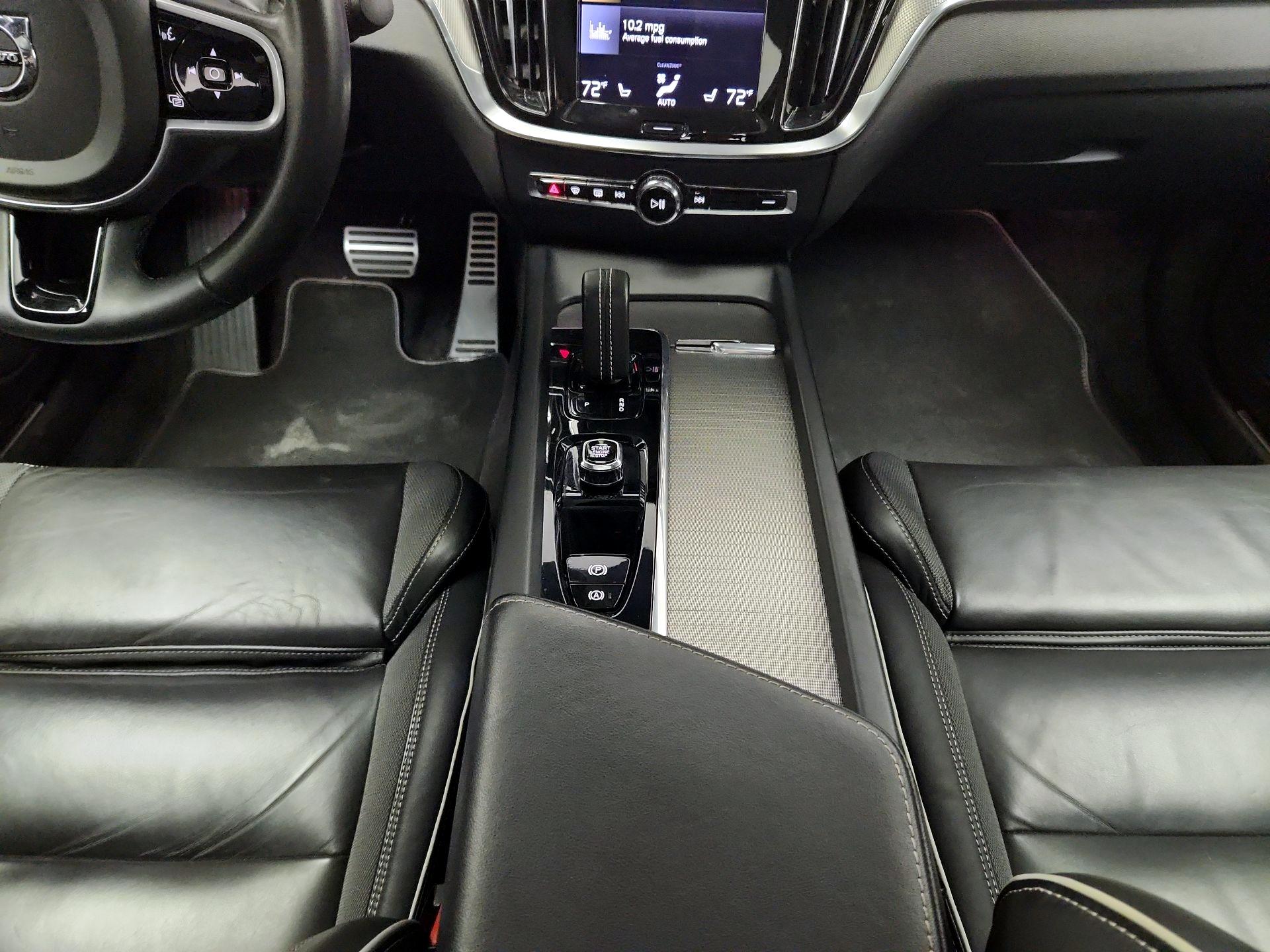 Thumbnail: 2022 Volvo S60 - 18