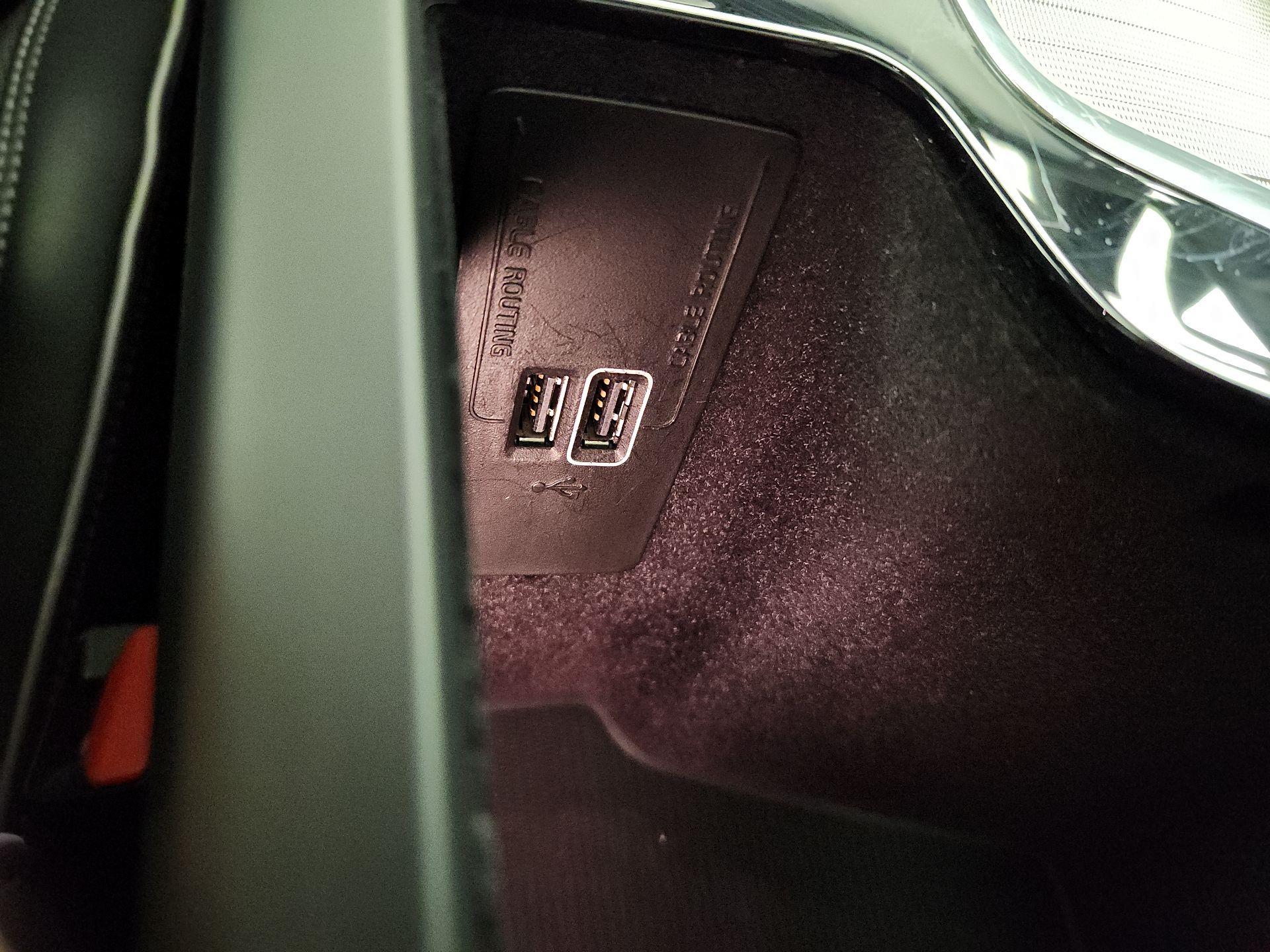Thumbnail: 2022 Volvo S60 - 19