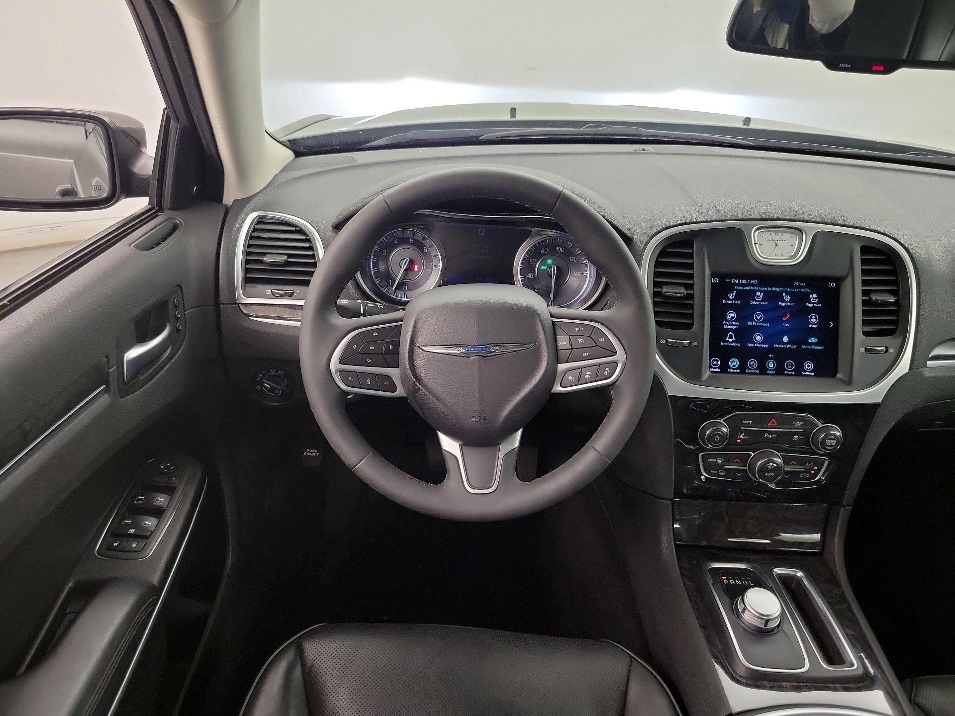 Thumbnail: 2023 Chrysler 300 - 10