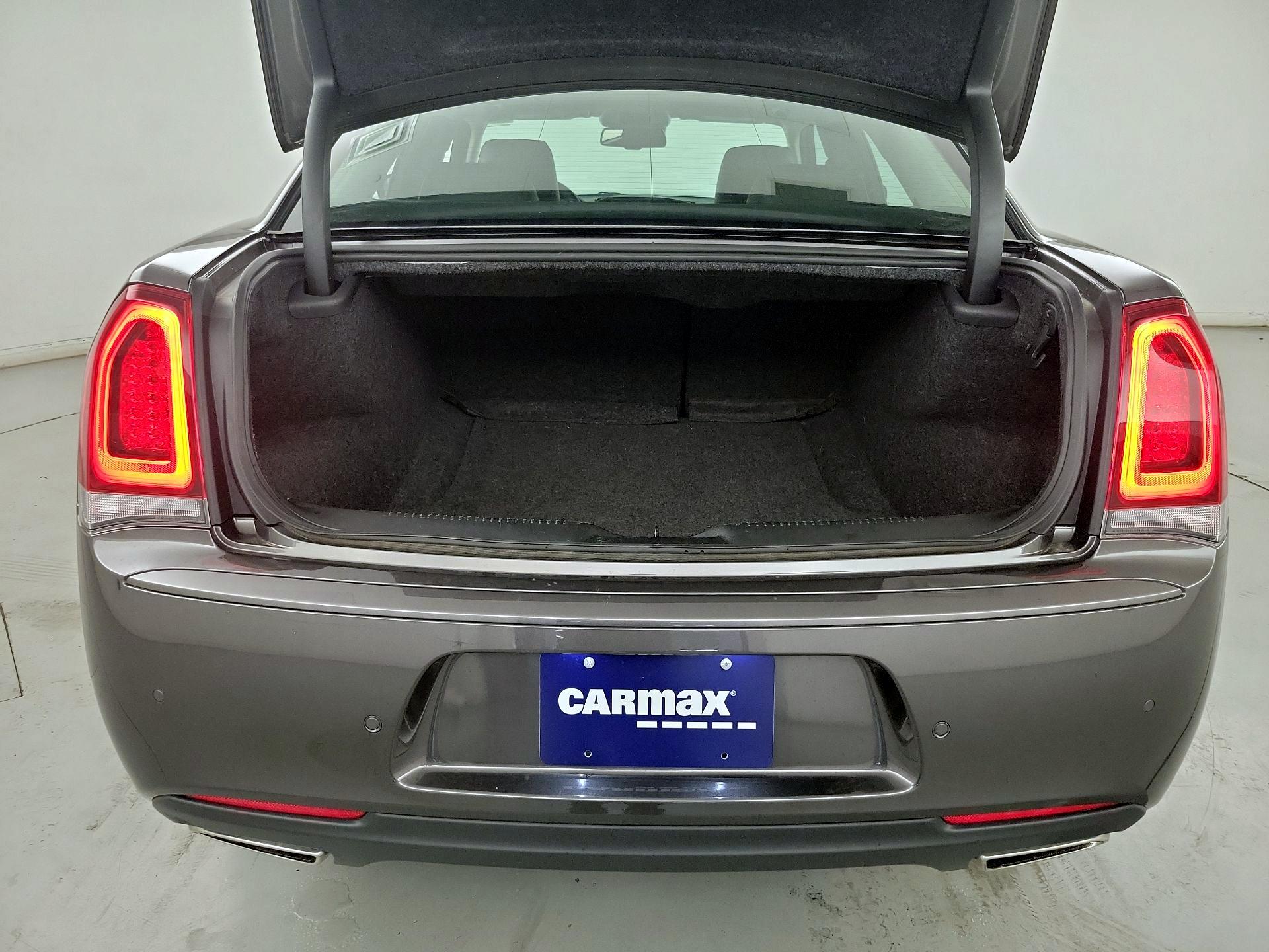 Thumbnail: 2023 Chrysler 300 - 20