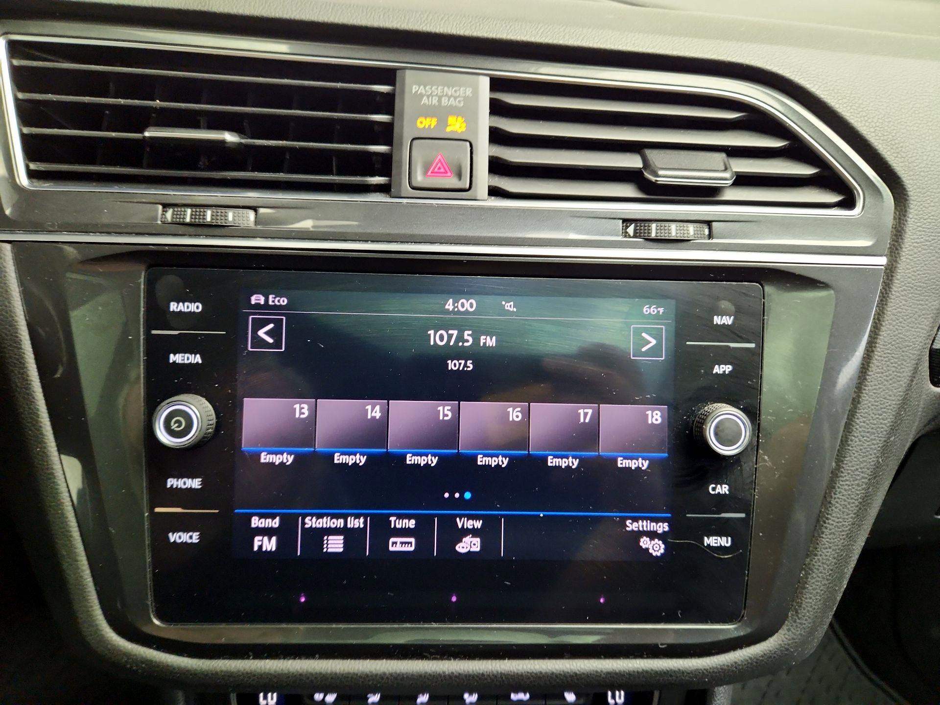 Thumbnail: 2019 Volkswagen Tiguan - 16