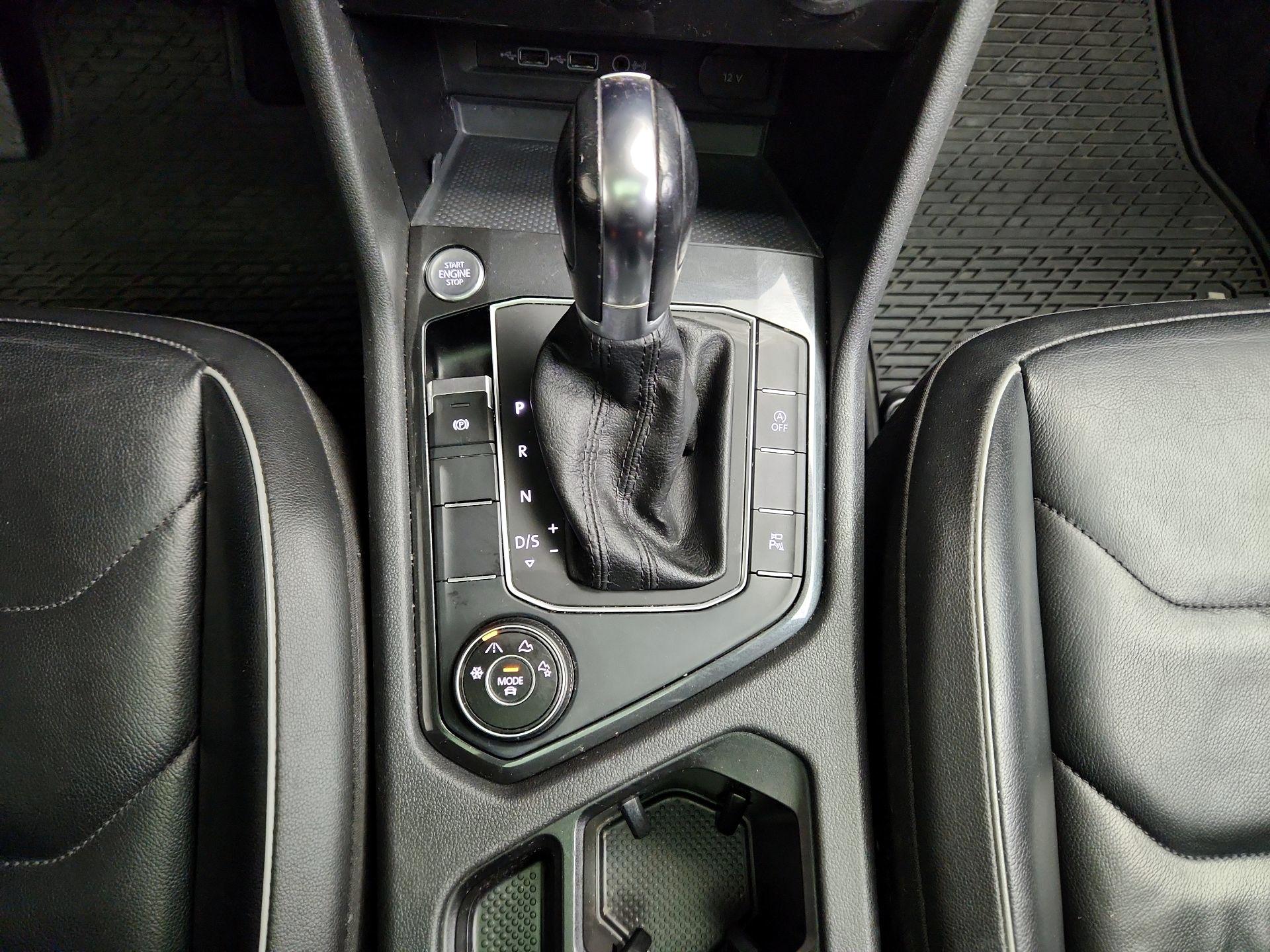 Thumbnail: 2019 Volkswagen Tiguan - 18