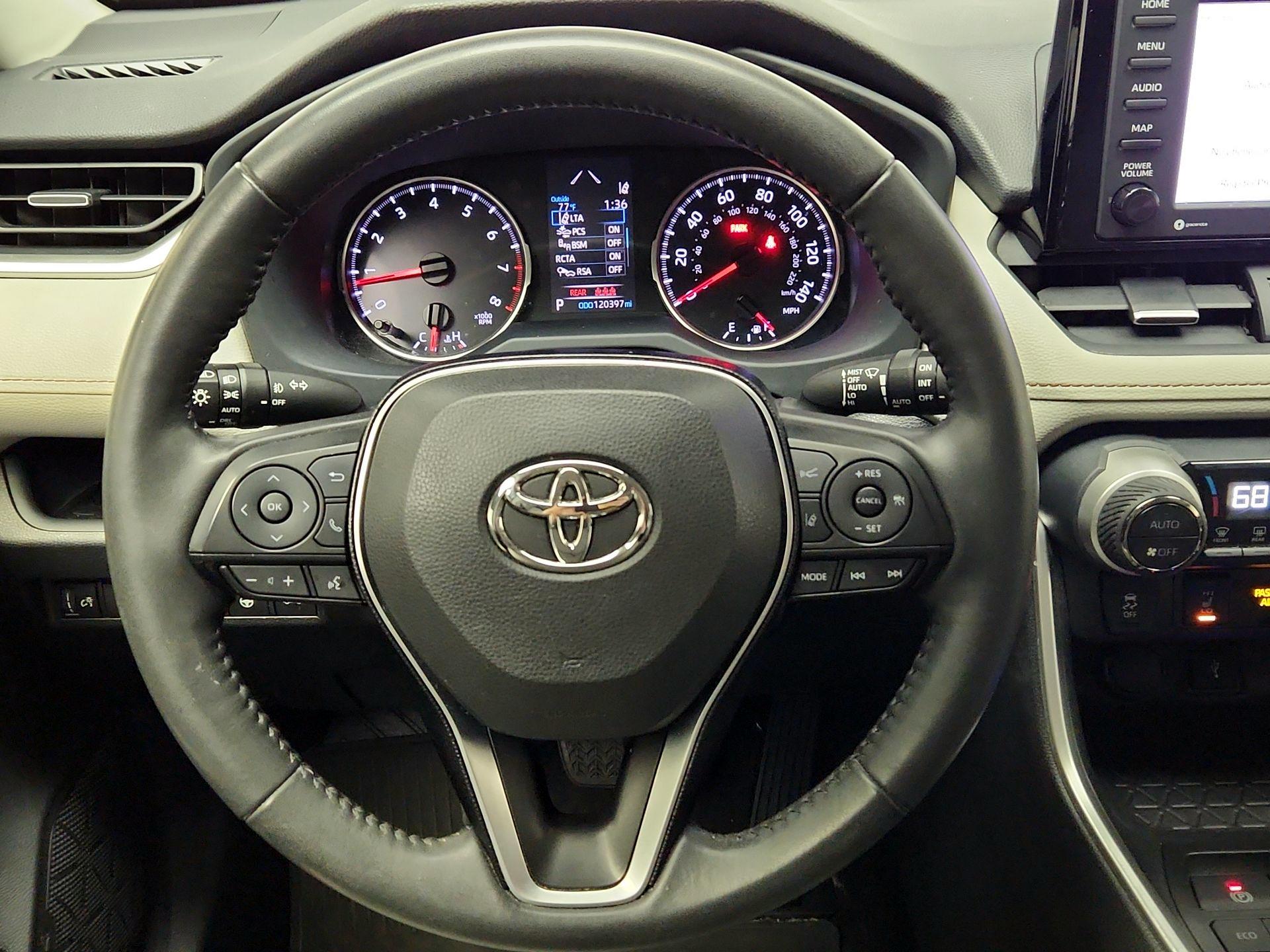 Thumbnail: 2021 Toyota RAV4 - 10