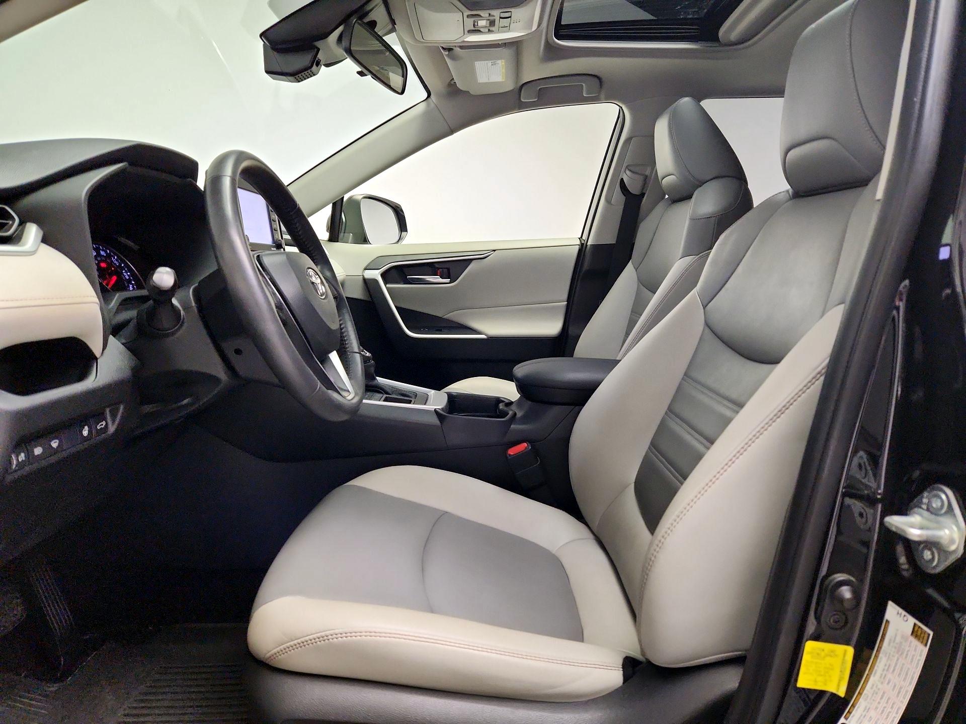 Thumbnail: 2021 Toyota RAV4 - 11