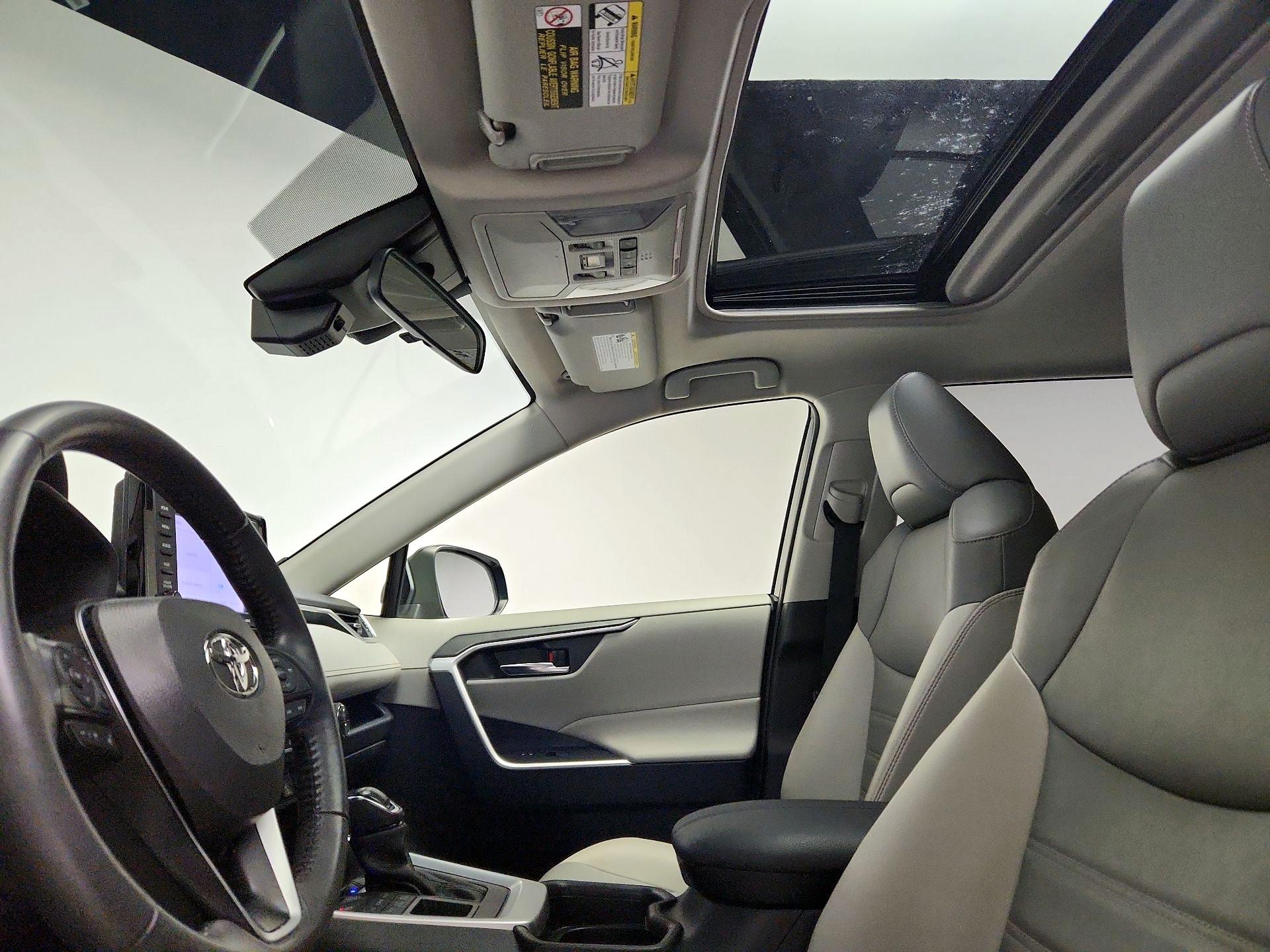 Thumbnail: 2021 Toyota RAV4 - 19