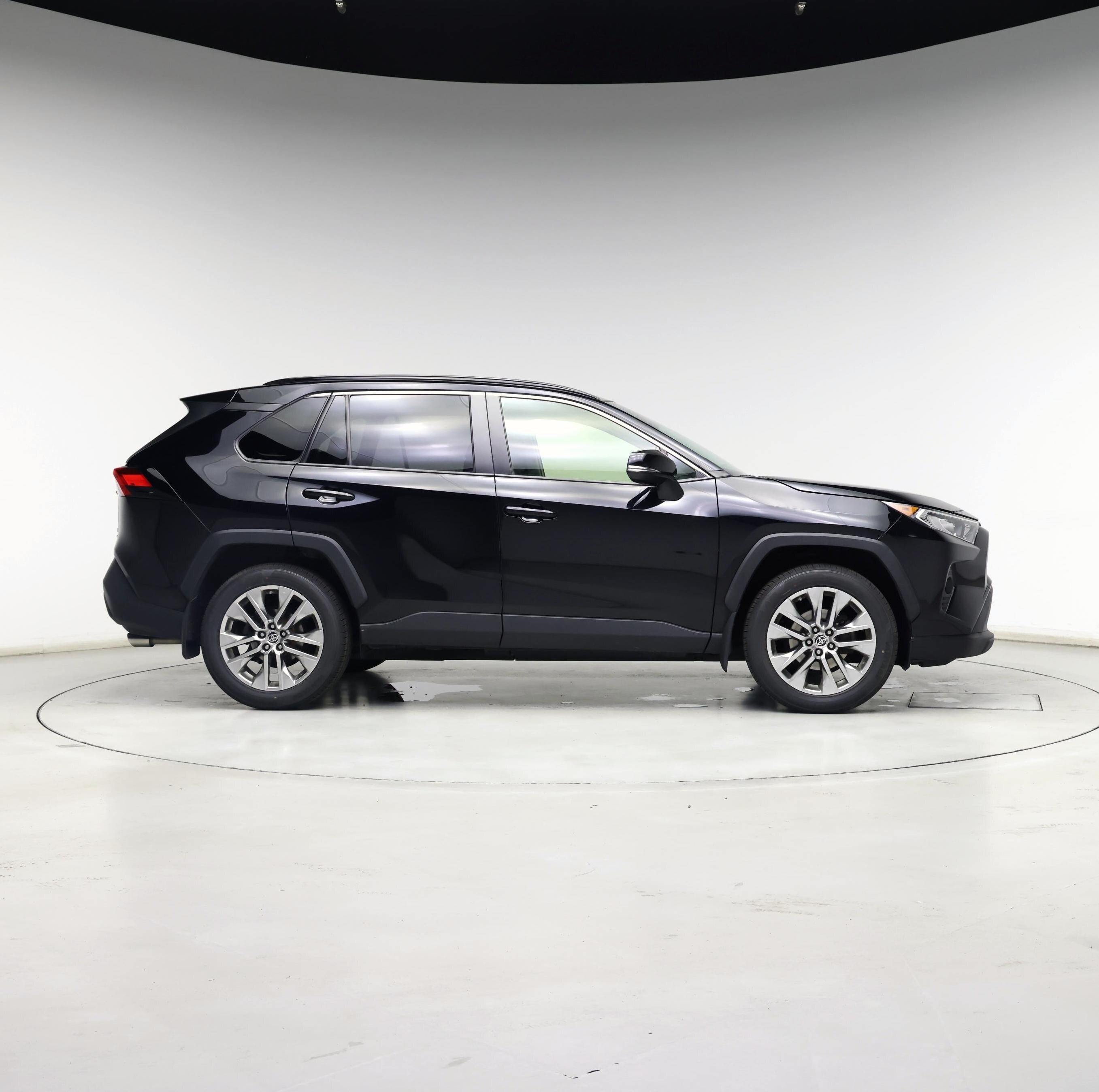 Thumbnail: 2021 Toyota RAV4 - 7