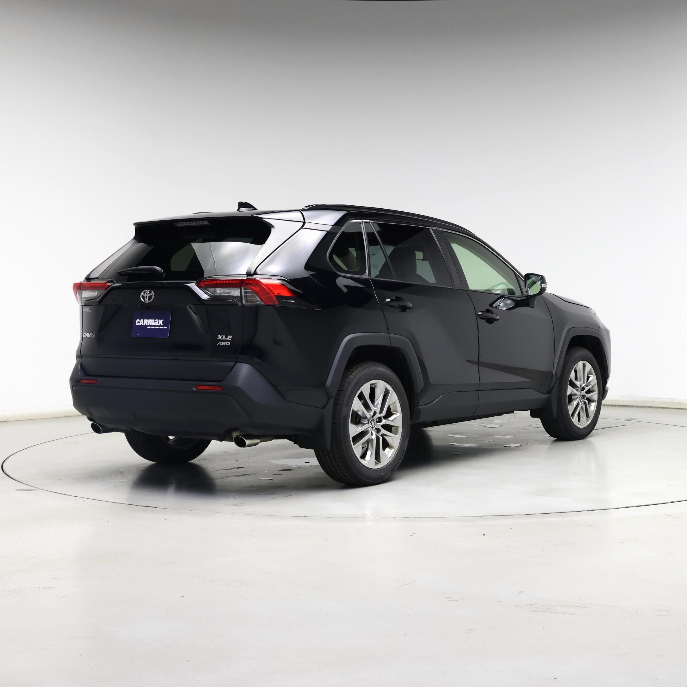 Thumbnail: 2021 Toyota RAV4 - 8