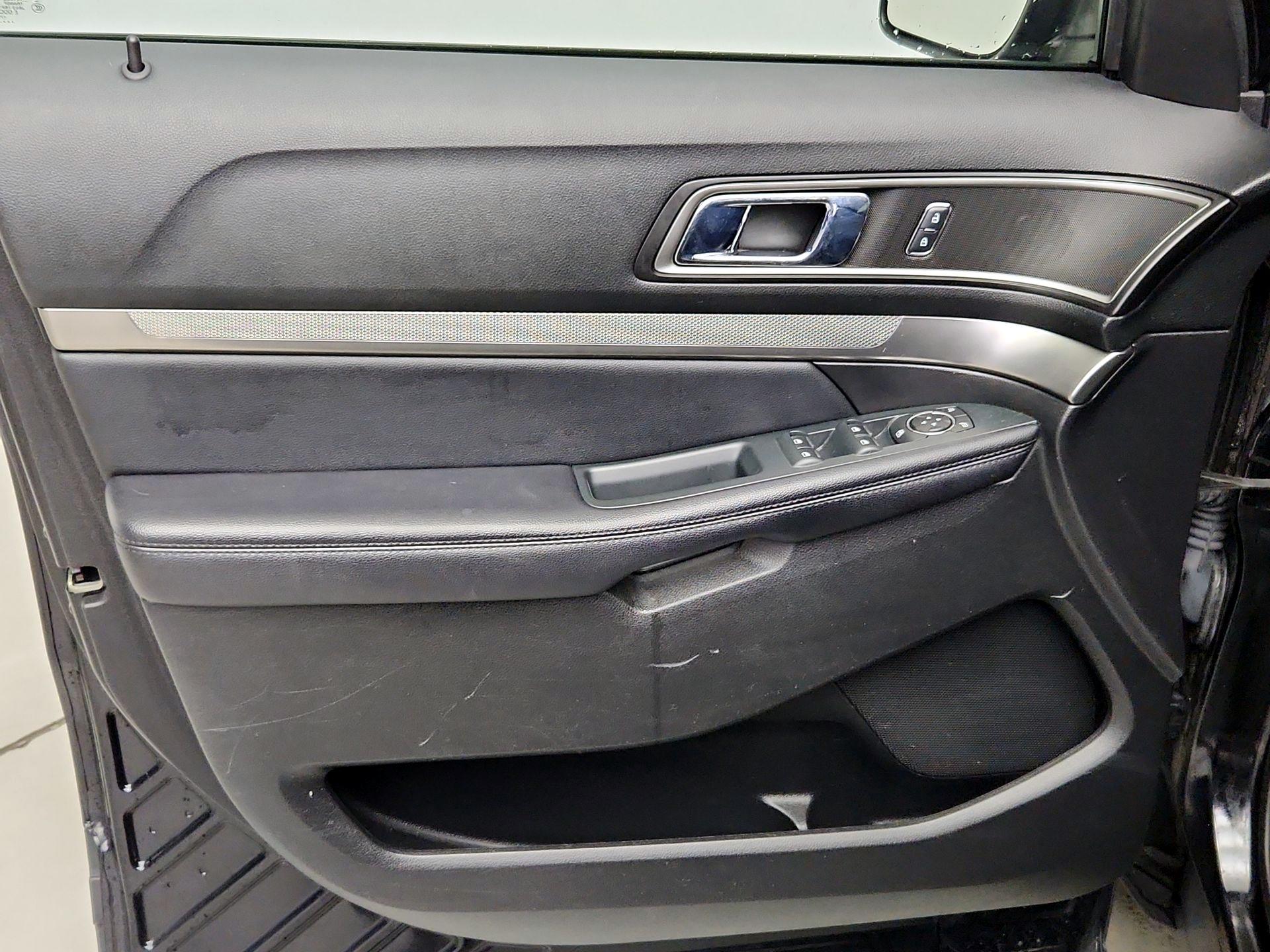 Thumbnail: 2018 Ford Explorer - 12