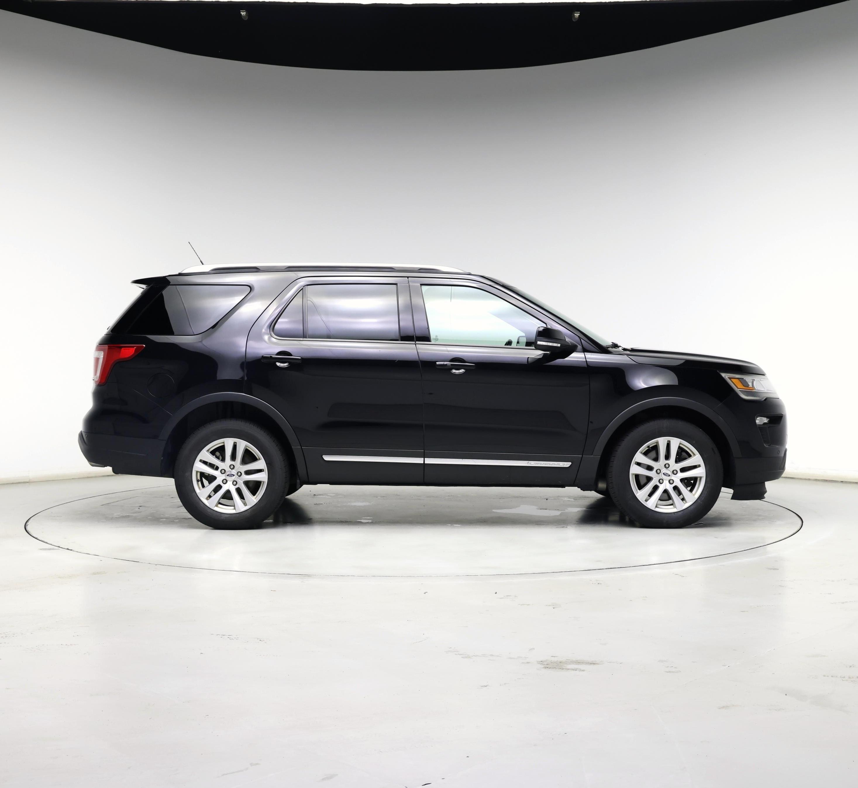Thumbnail: 2018 Ford Explorer - 7