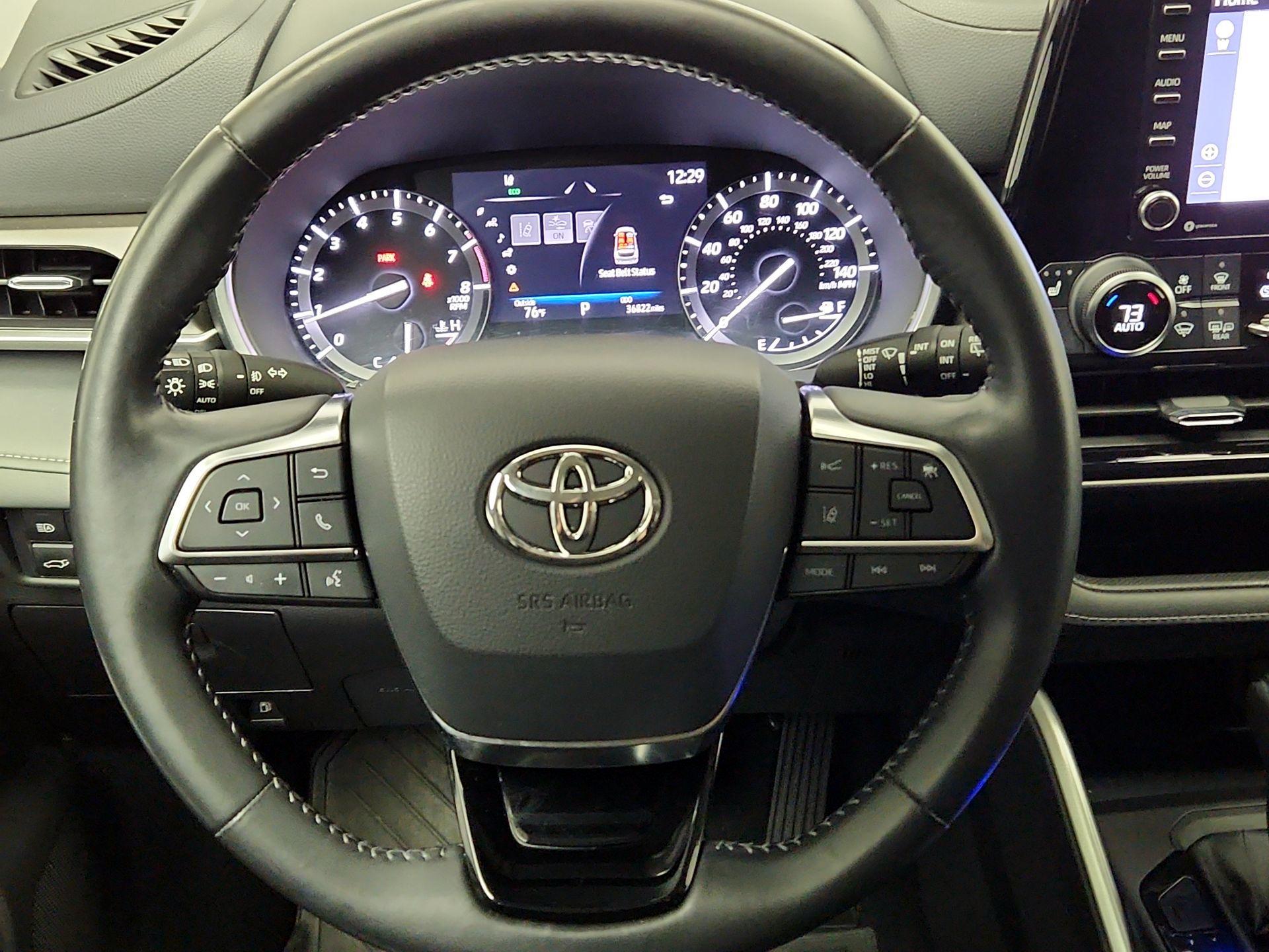 Thumbnail: 2021 Toyota Highlander - 10