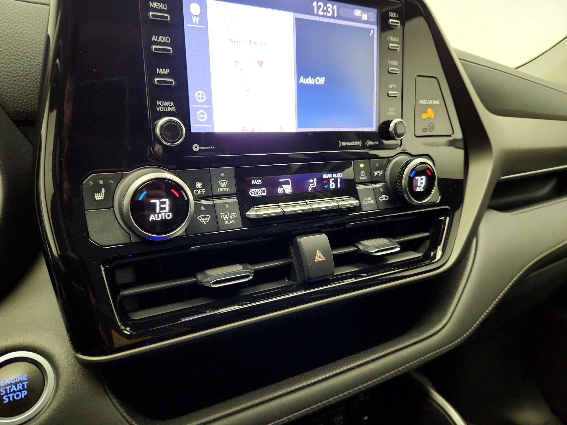 Thumbnail: 2021 Toyota Highlander - 17