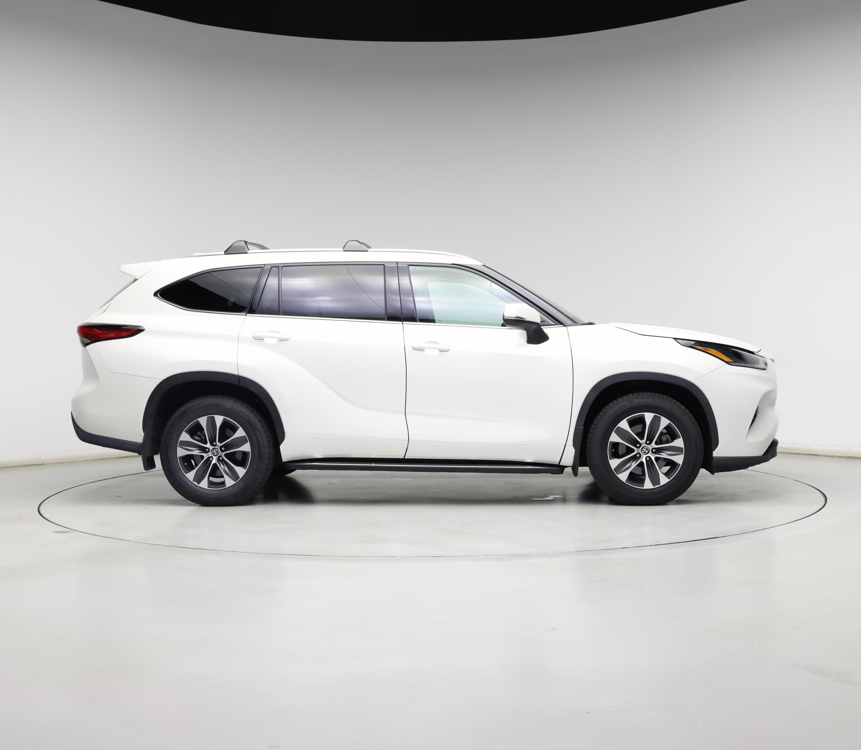 Thumbnail: 2021 Toyota Highlander - 7