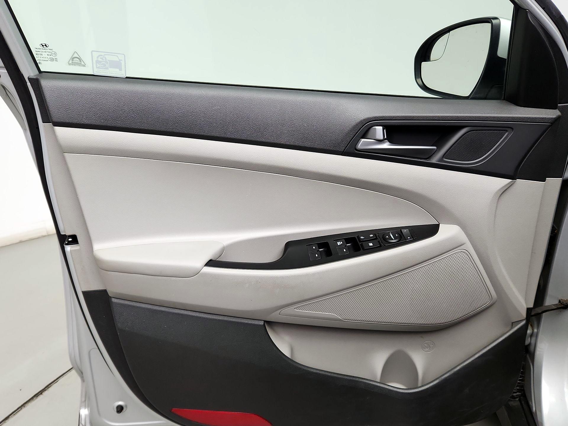 Thumbnail: 2016 Hyundai Tucson - 12