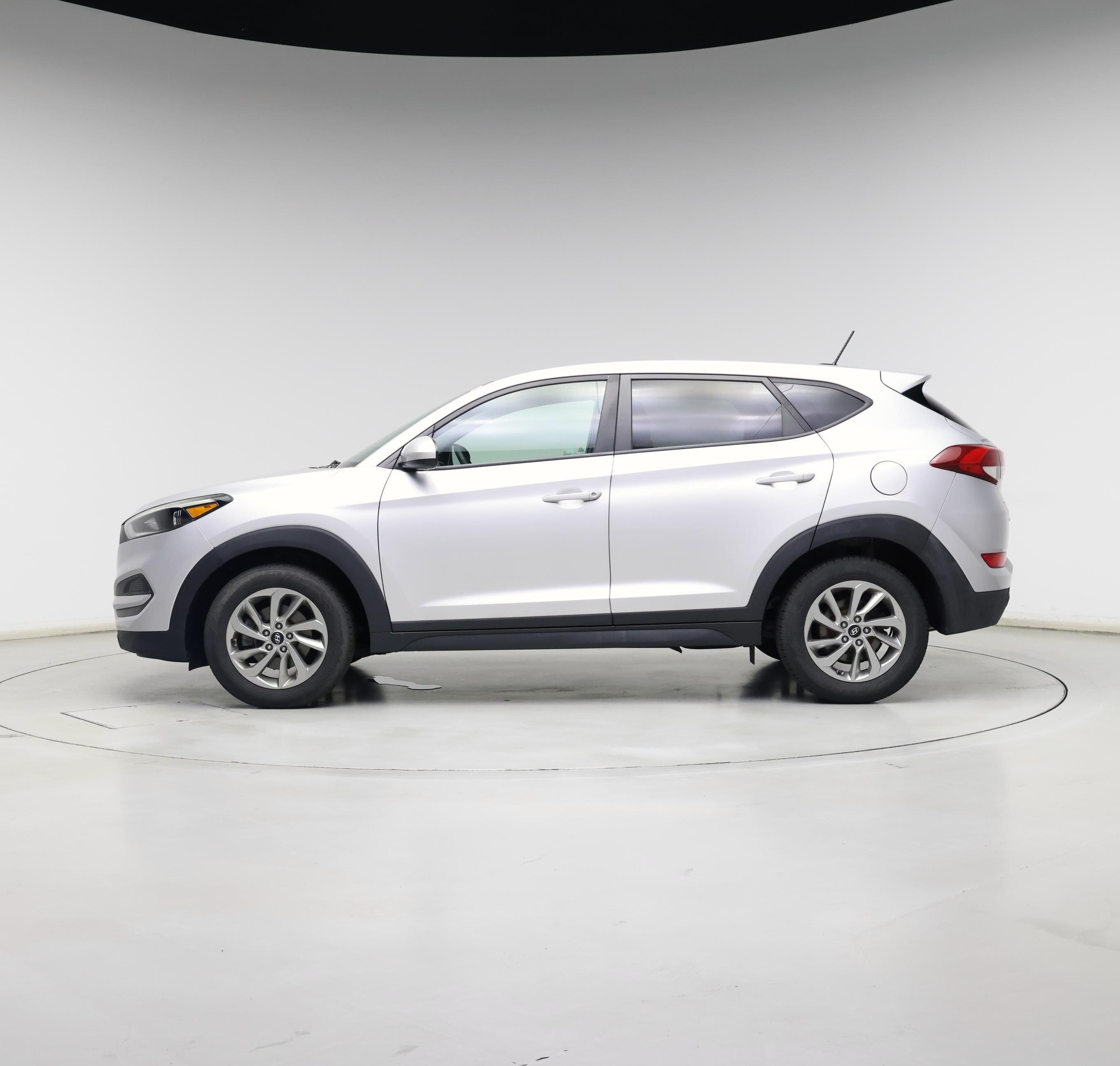 Thumbnail: 2016 Hyundai Tucson - 3
