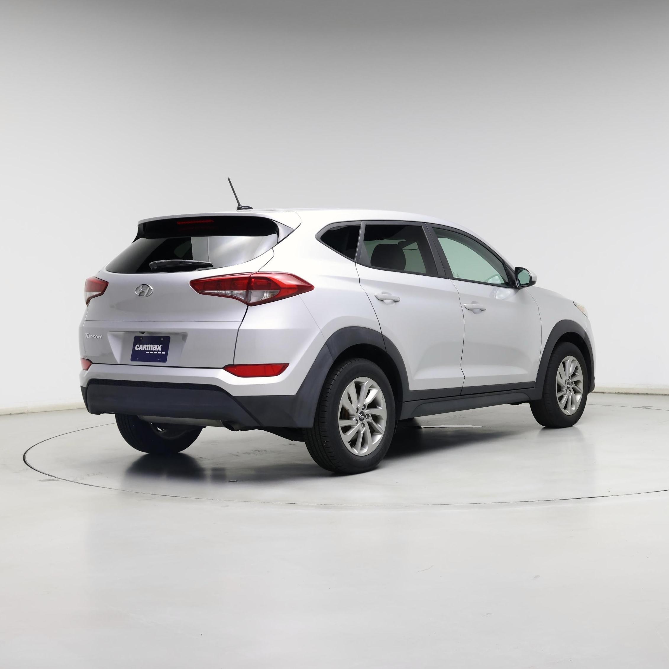 Thumbnail: 2016 Hyundai Tucson - 8