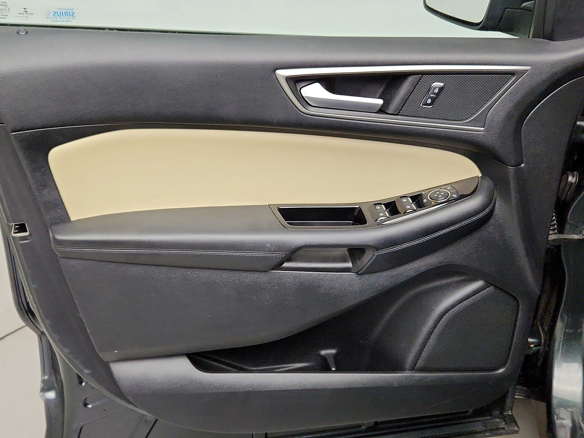 Thumbnail: 2015 Ford Edge - 12