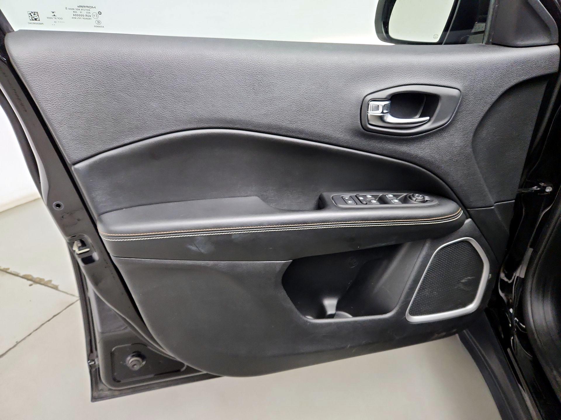 Thumbnail: 2019 Jeep Compass - 12