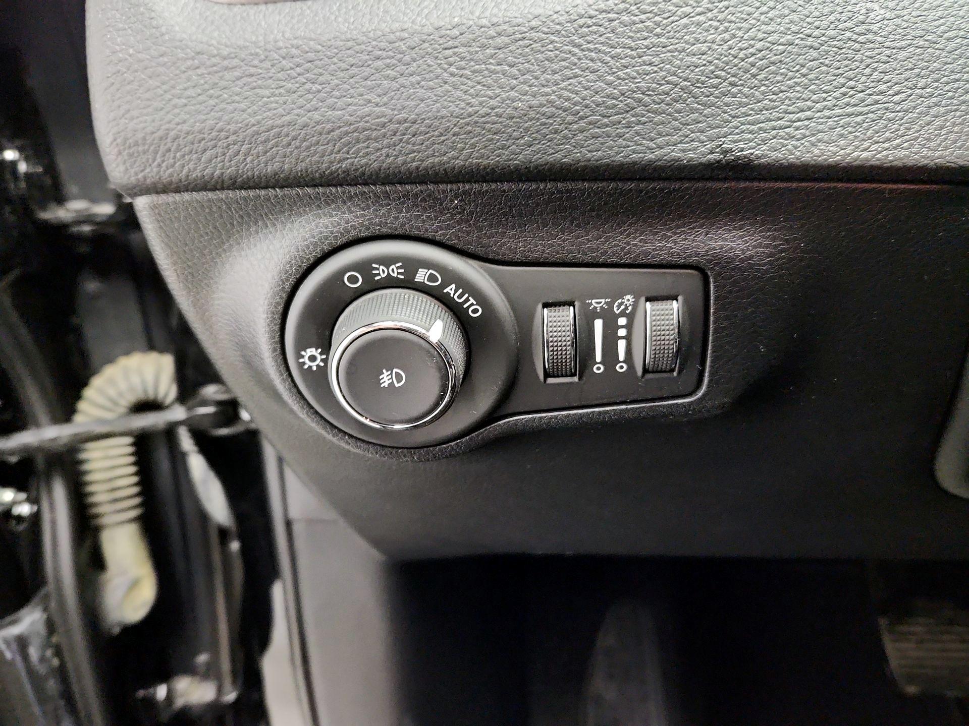 Thumbnail: 2019 Jeep Compass - 13