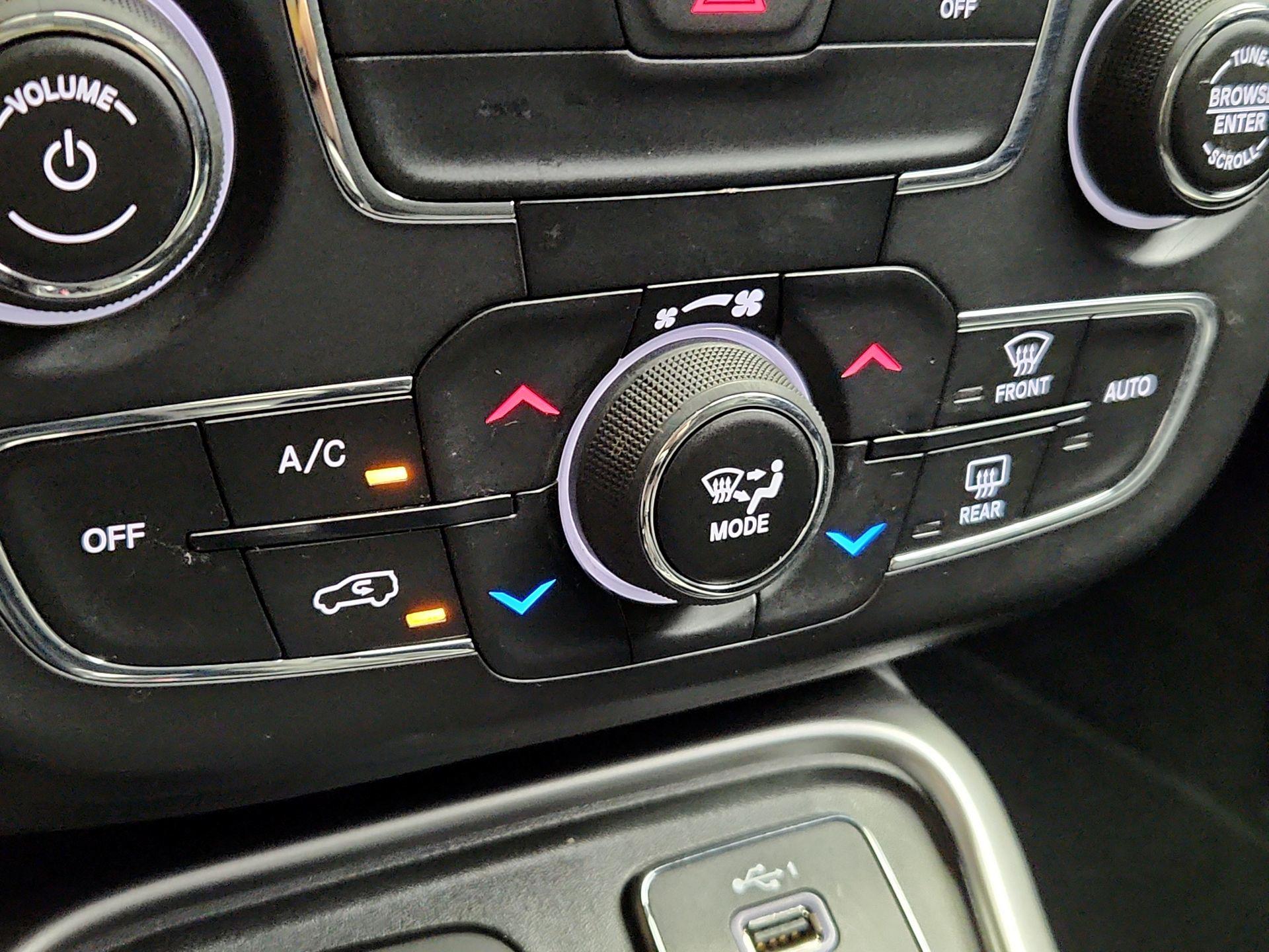 Thumbnail: 2019 Jeep Compass - 16