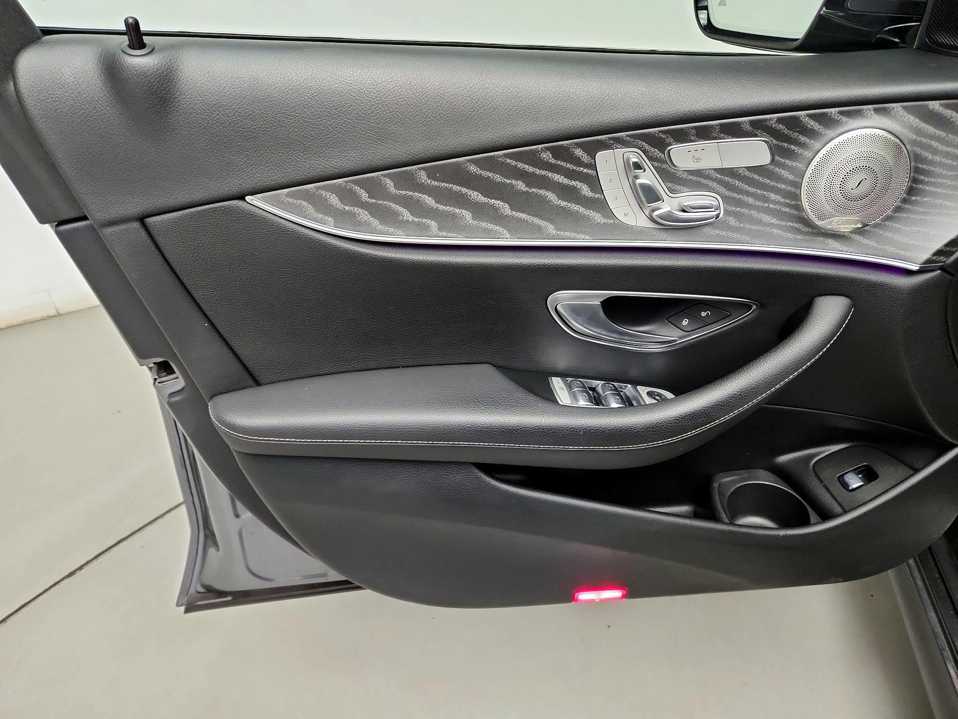 Thumbnail: 2021 Mercedes-Benz E-Class - 12