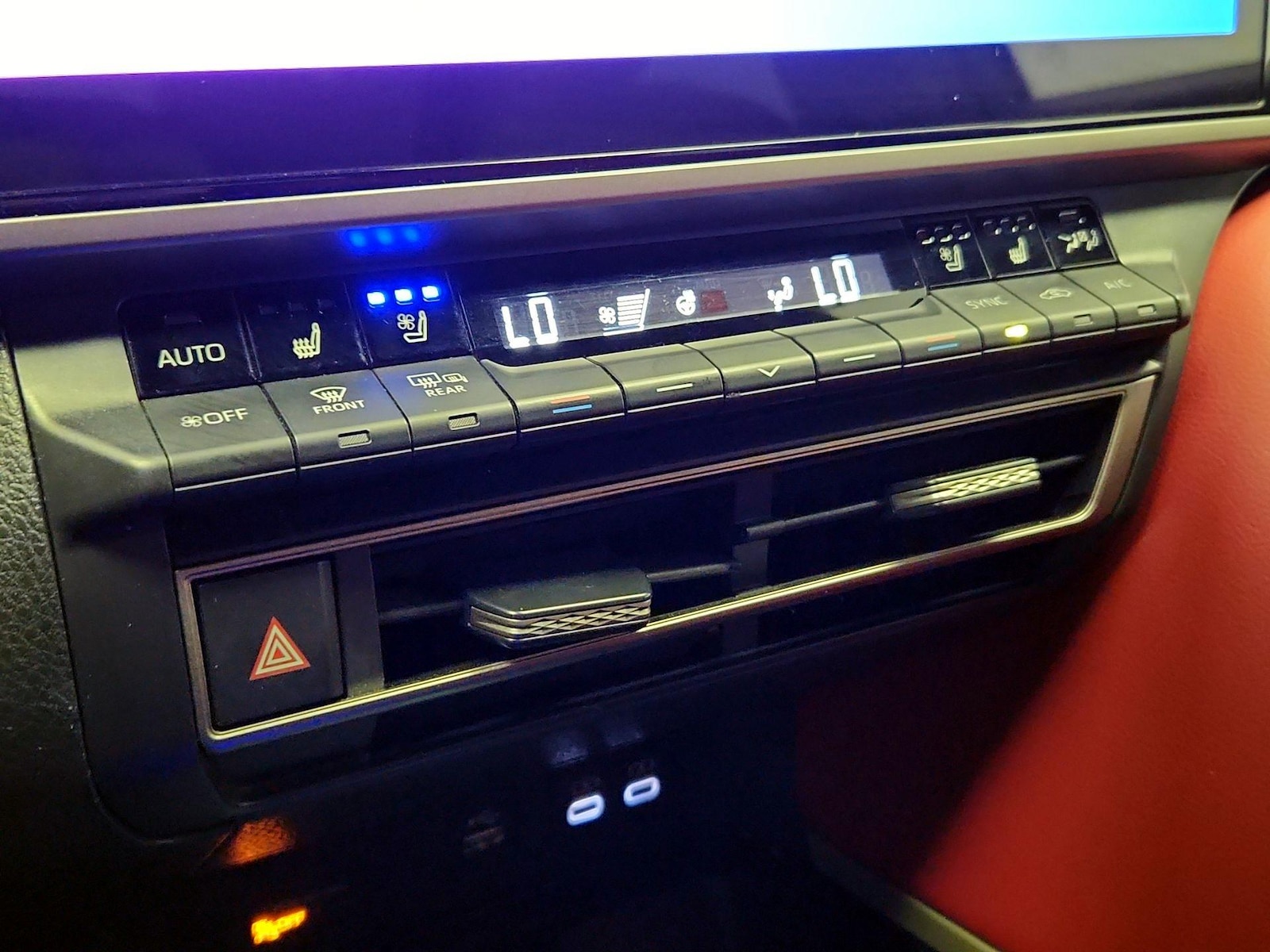 2025 Toyota Camry XSE - Photo 17