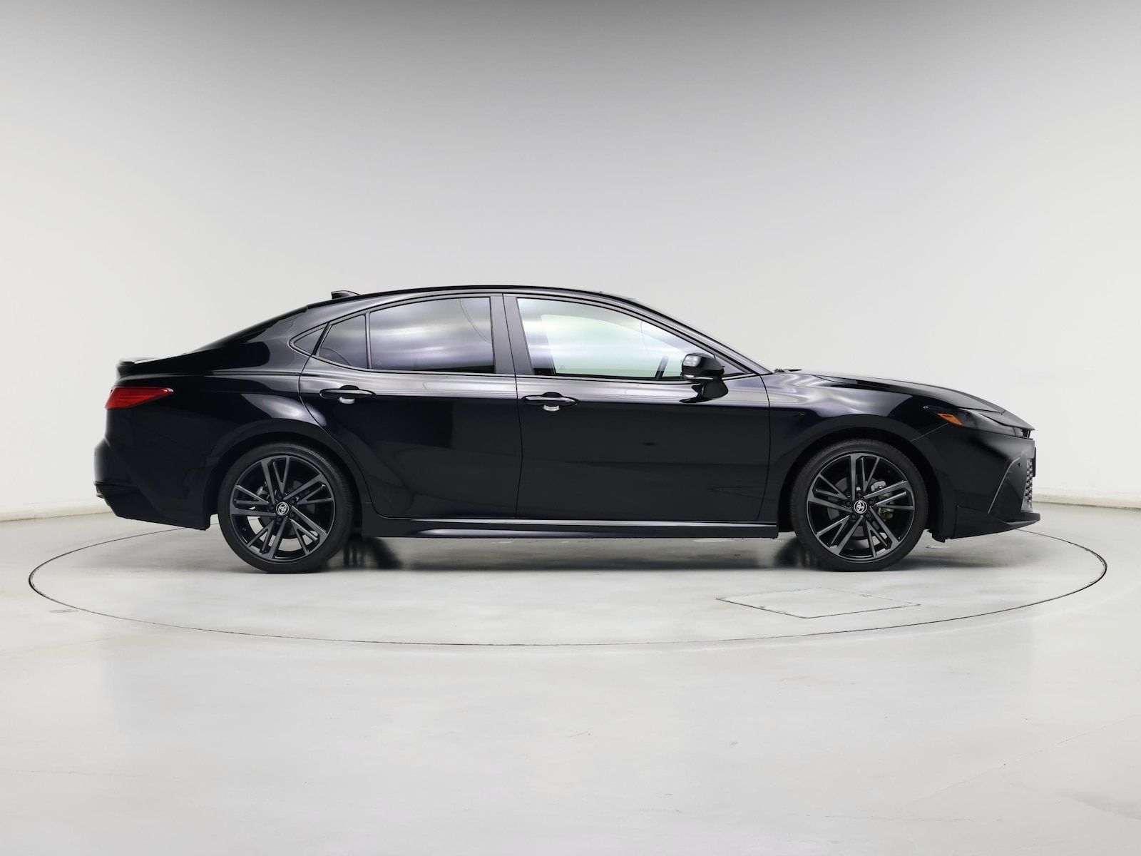 2025 Toyota Camry XSE - Photo 8