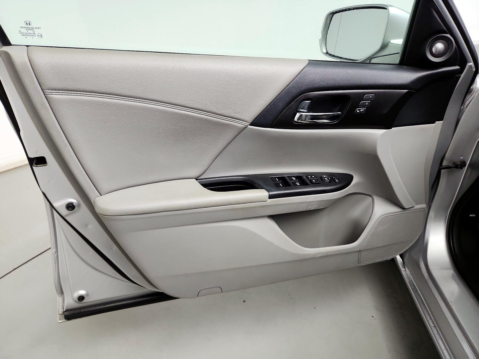 Thumbnail: 2015 Honda Accord - 12