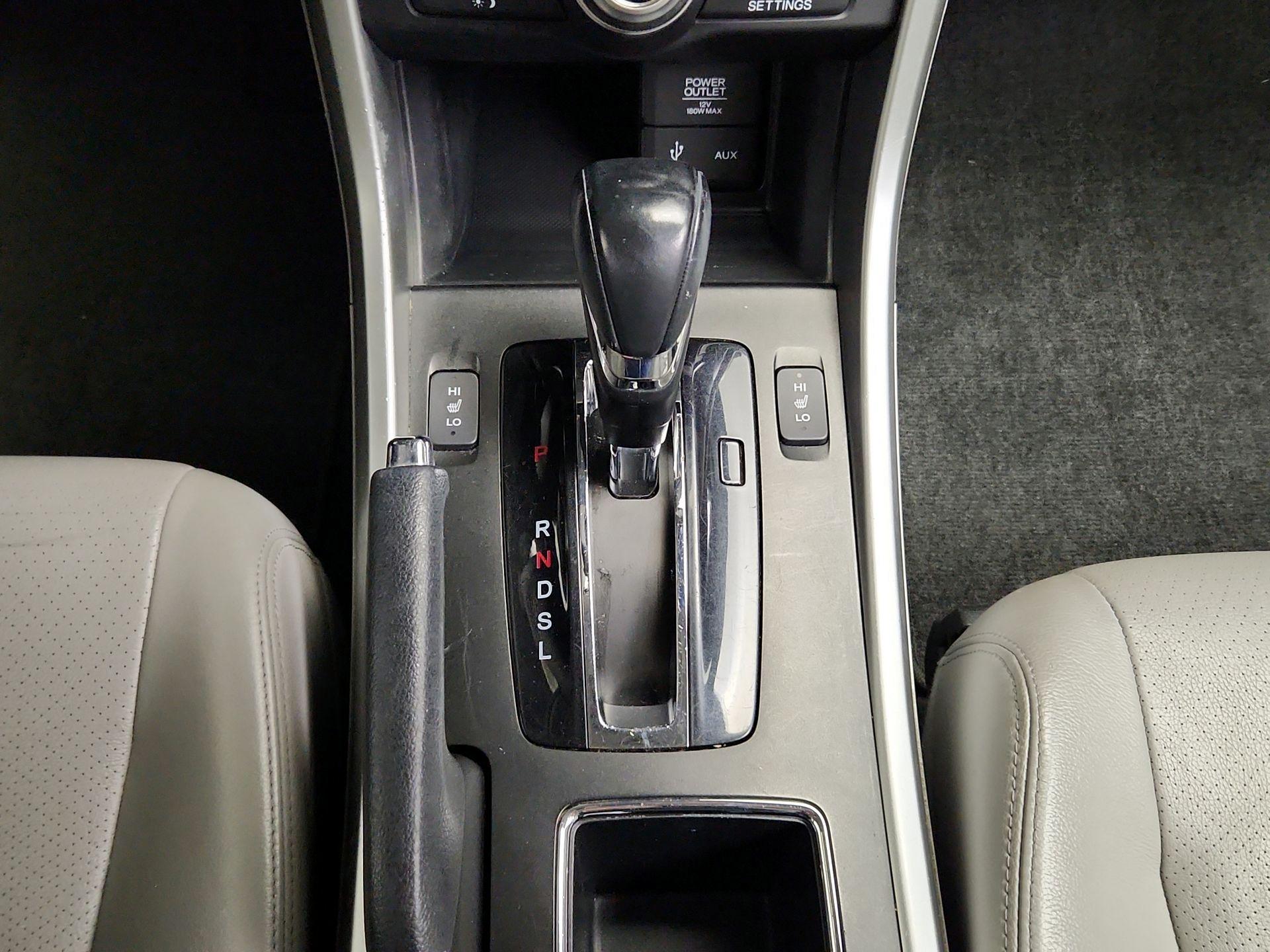 Thumbnail: 2015 Honda Accord - 18