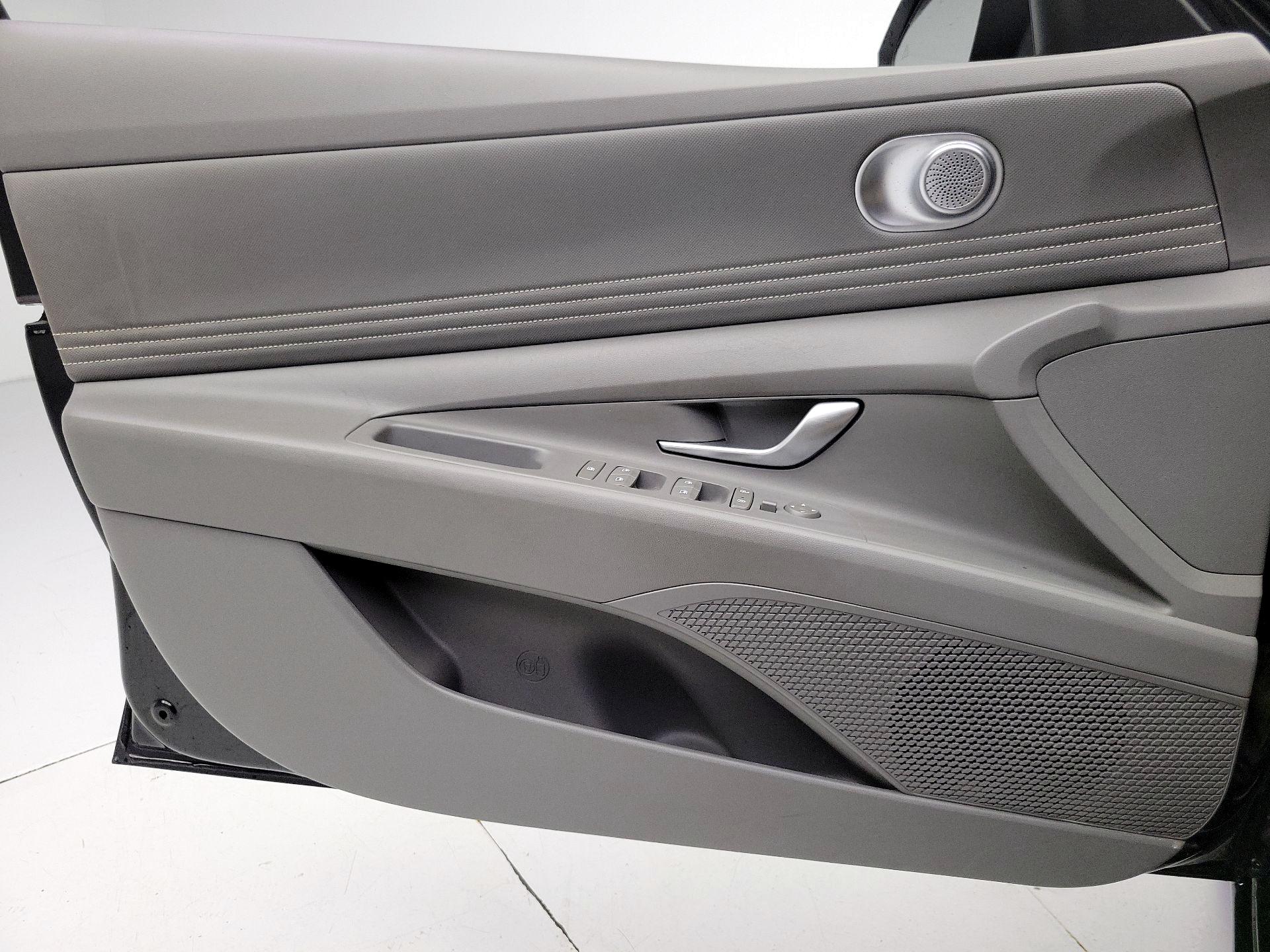 Thumbnail: 2023 Hyundai Elantra - 12