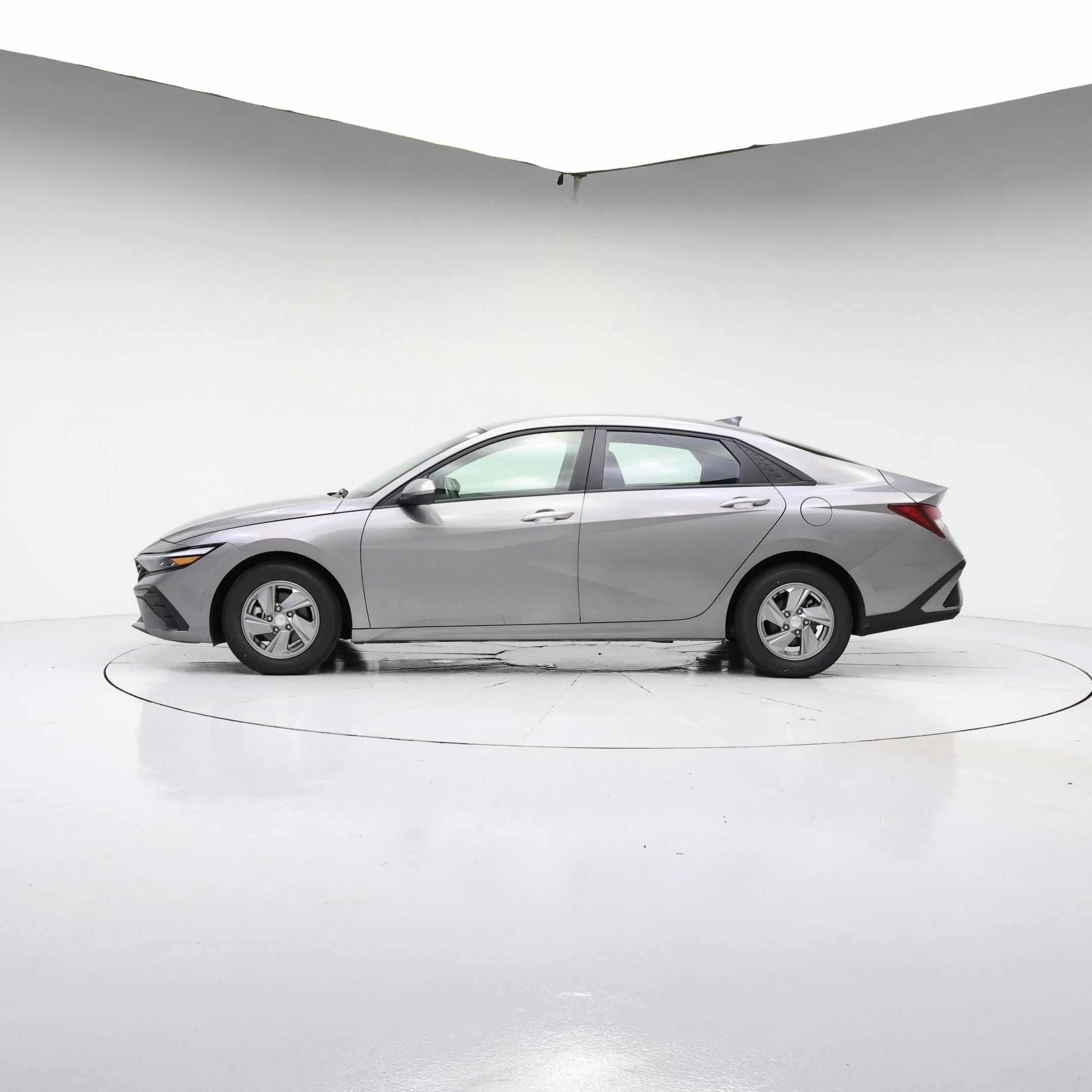 Thumbnail: 2024 Hyundai Elantra - 3