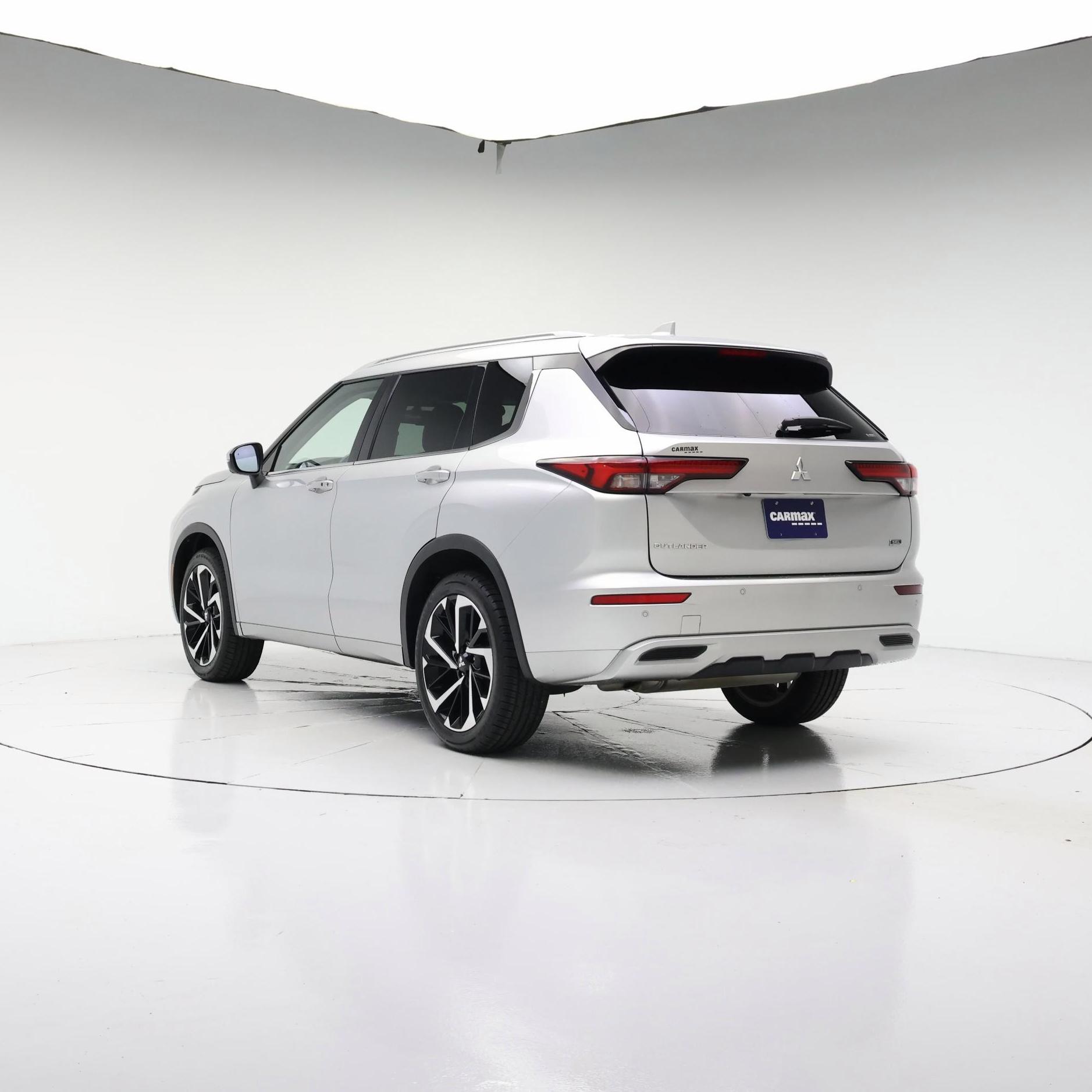 Thumbnail: 2022 Mitsubishi Outlander - 2