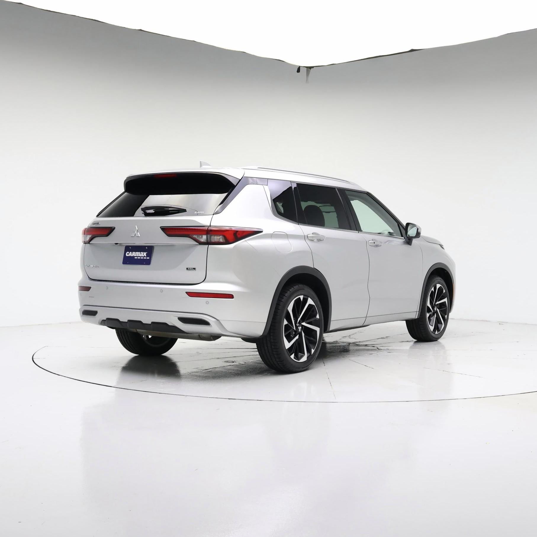 Thumbnail: 2022 Mitsubishi Outlander - 8