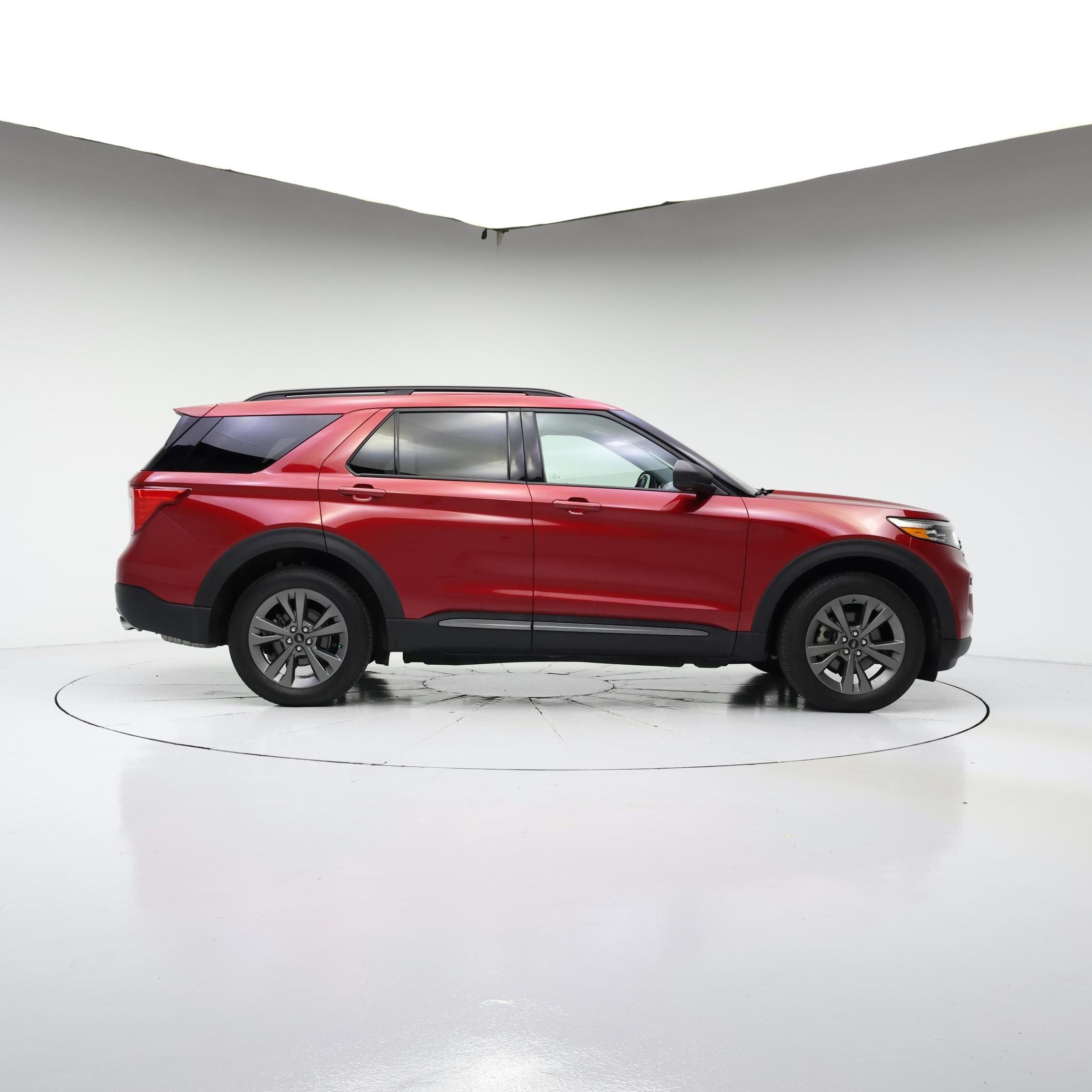 Thumbnail: 2021 Ford Explorer - 7
