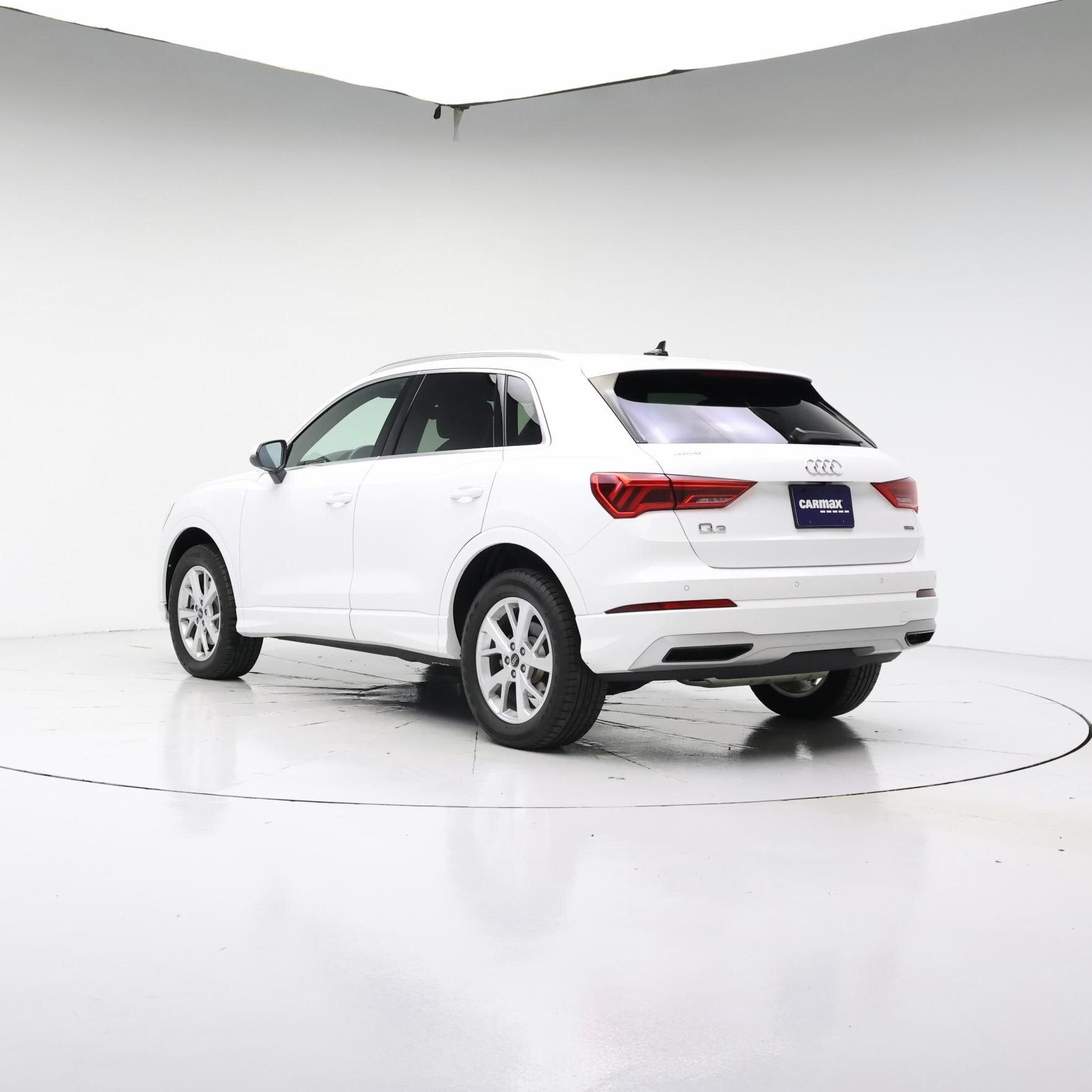 Thumbnail: 2023 Audi Q3 - 2