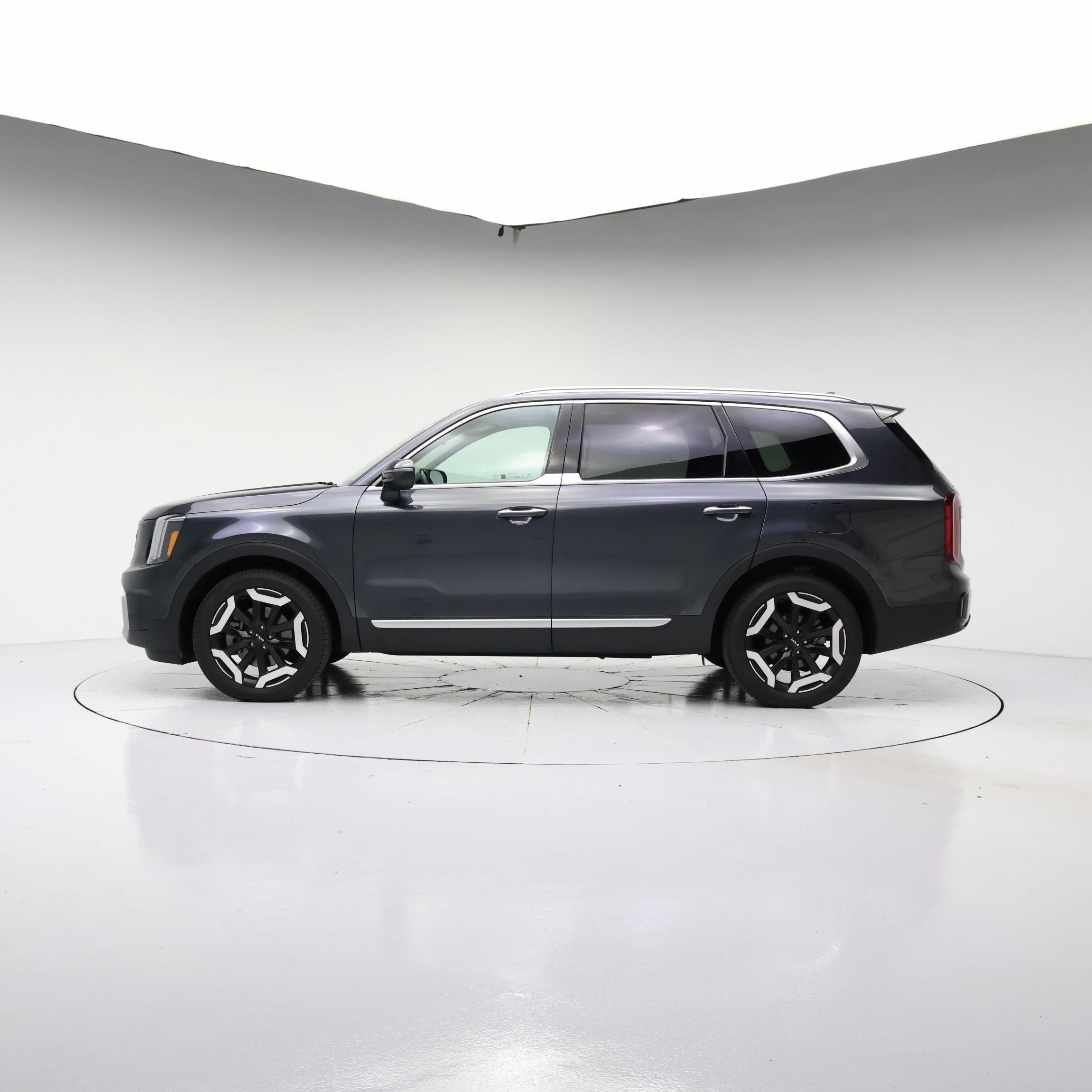 Thumbnail: 2023 Kia Telluride - 3
