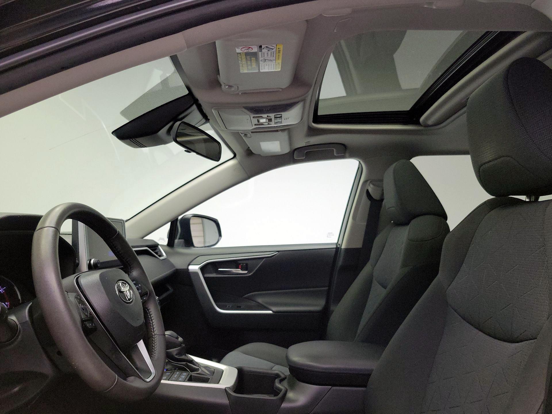 Thumbnail: 2023 Toyota RAV4 - 19