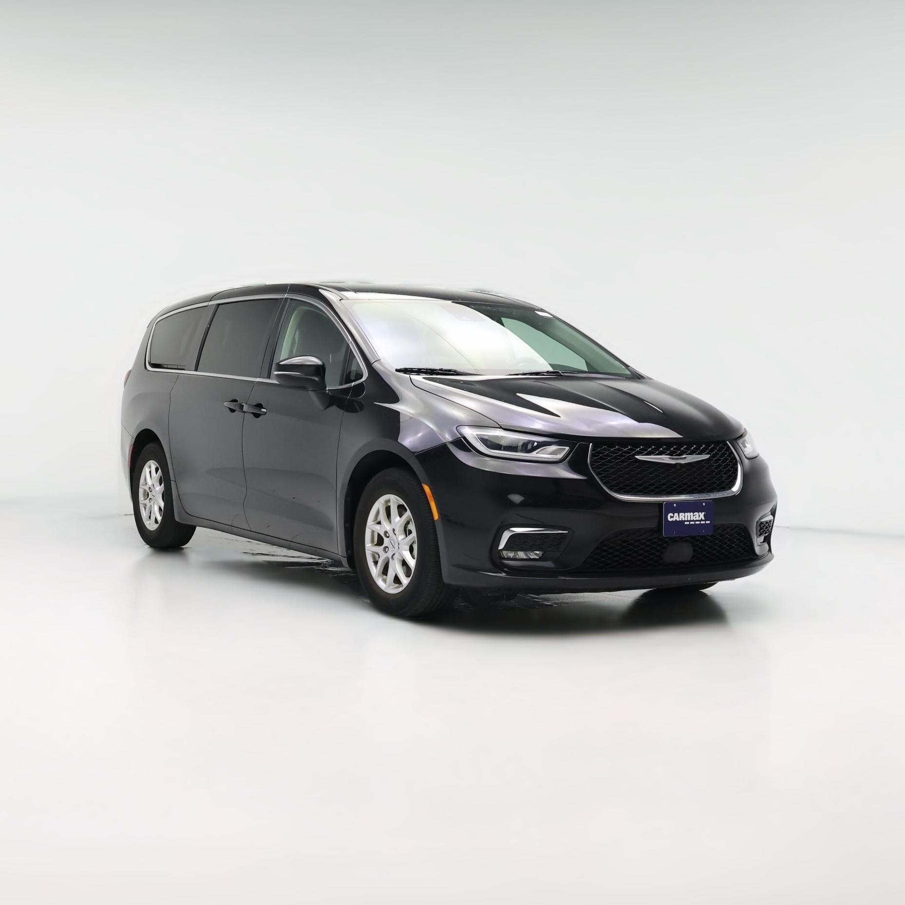 Thumbnail: 2023 Chrysler Pacifica - 1