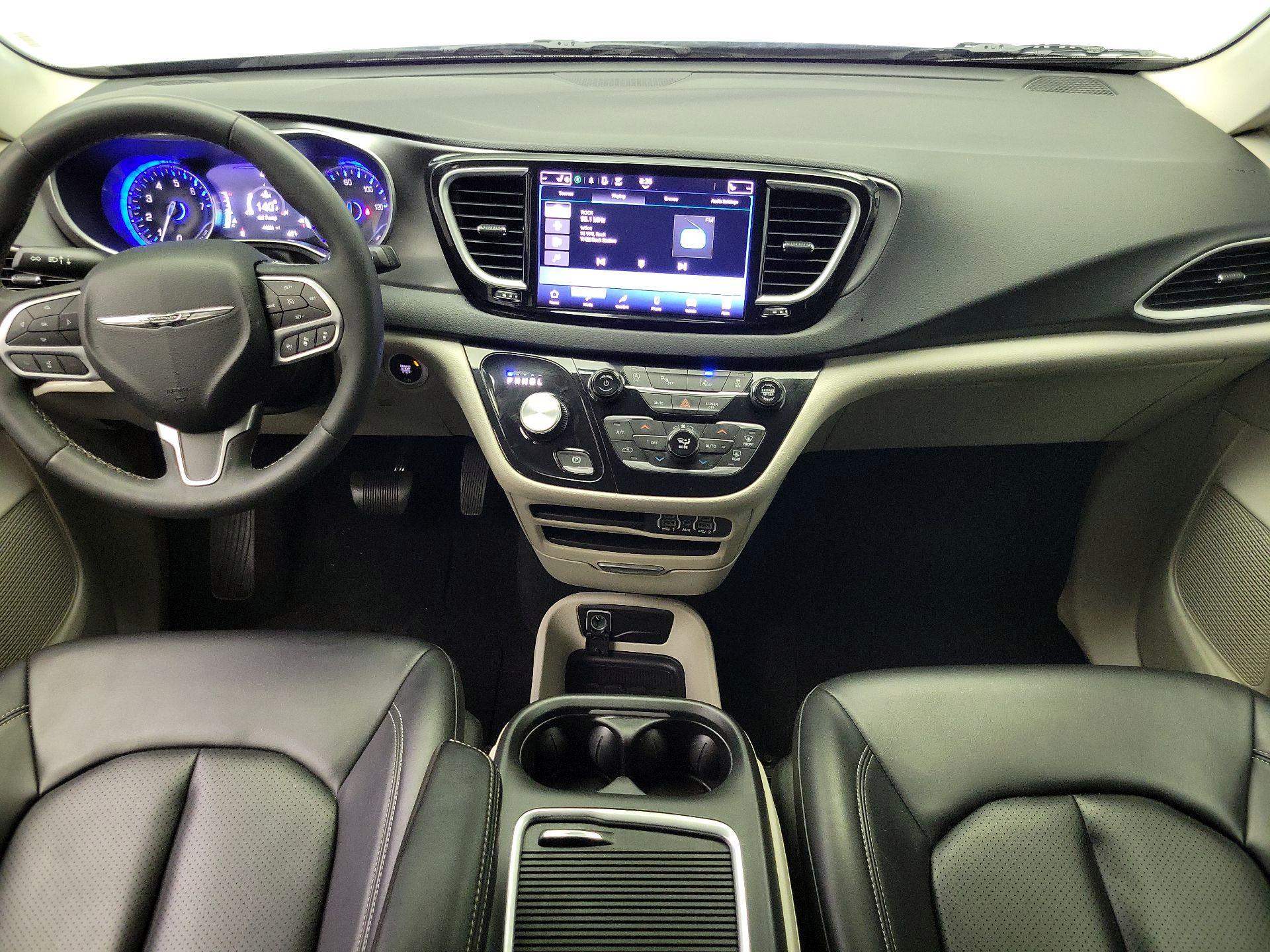 Thumbnail: 2023 Chrysler Pacifica - 9