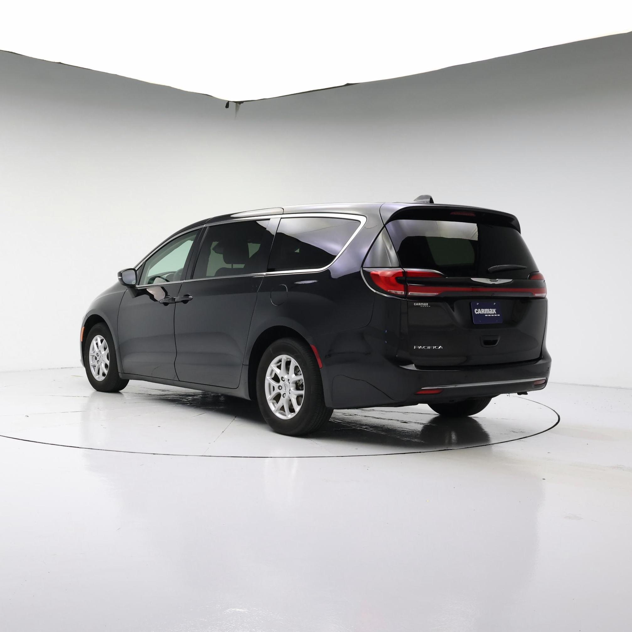 Thumbnail: 2023 Chrysler Pacifica - 2