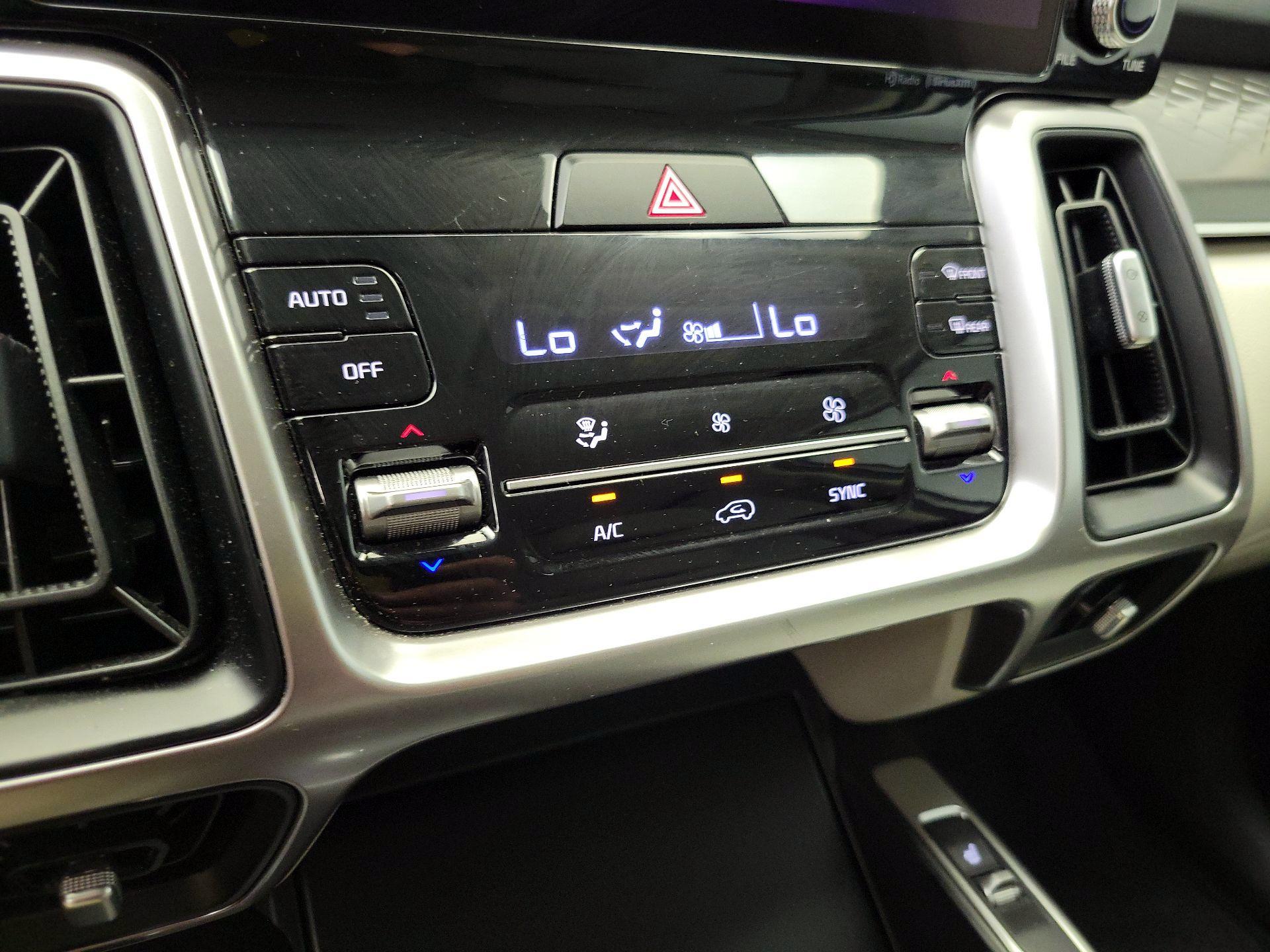 Thumbnail: 2023 Kia Sorento - 17