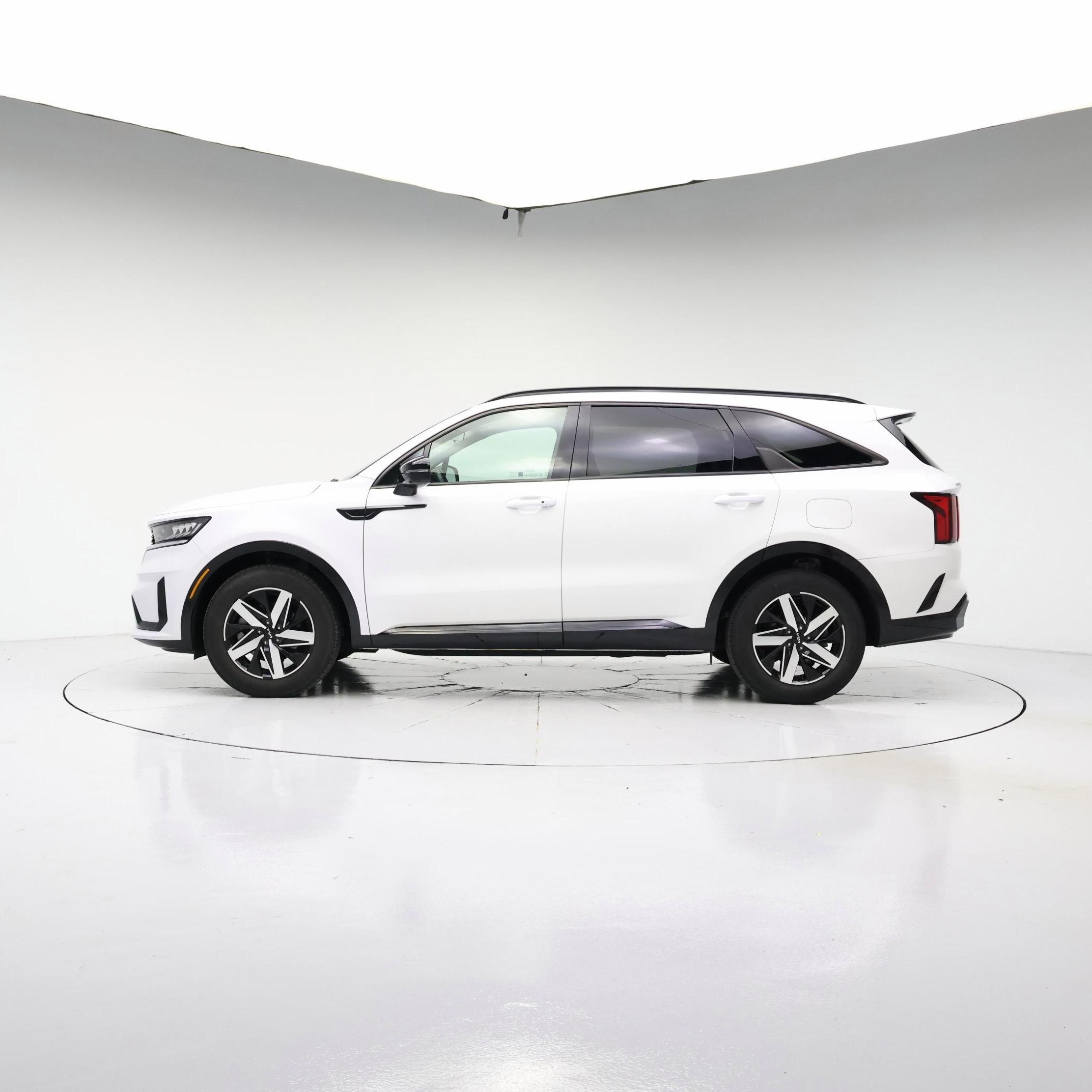 Thumbnail: 2023 Kia Sorento - 3