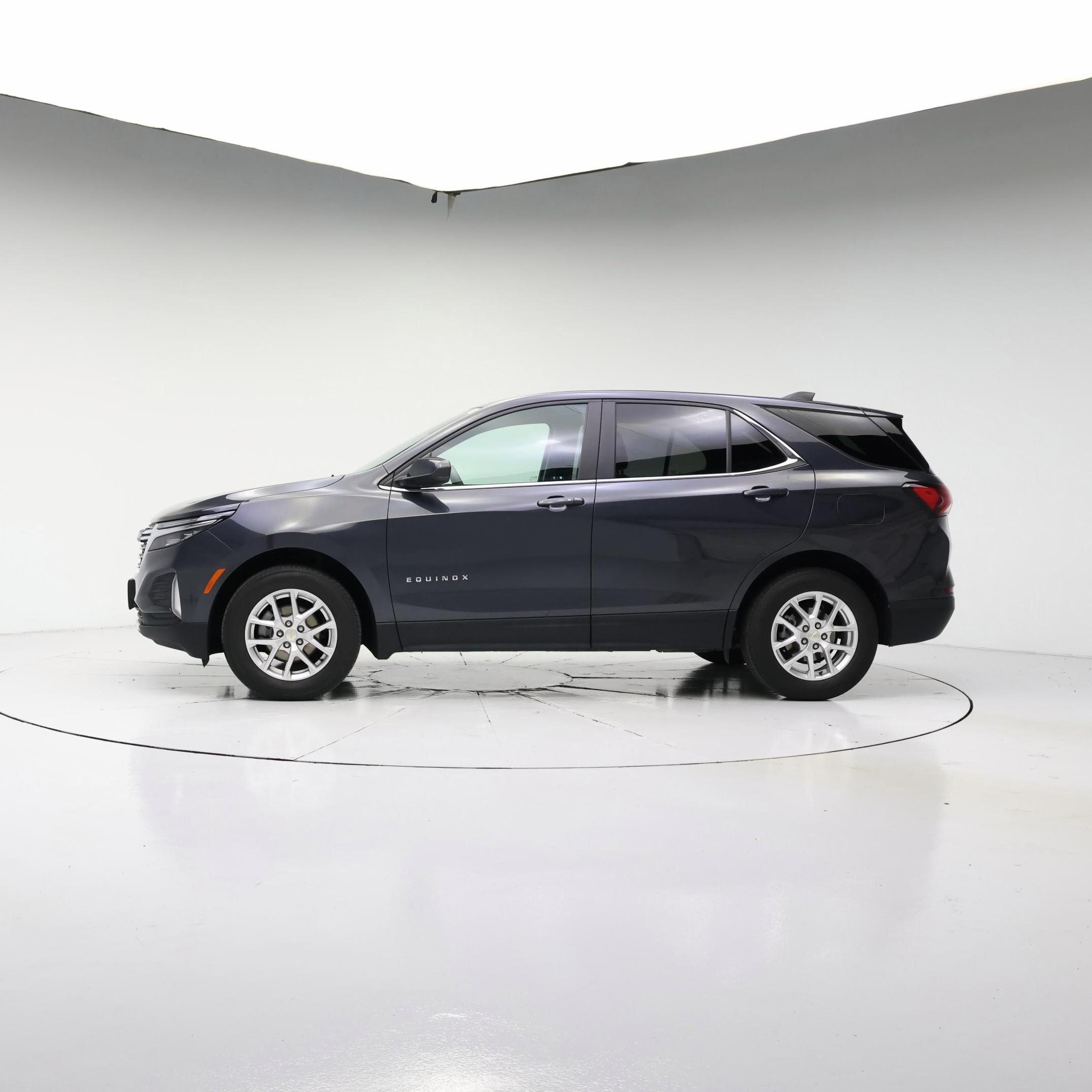 Thumbnail: 2022 Chevrolet Equinox - 3