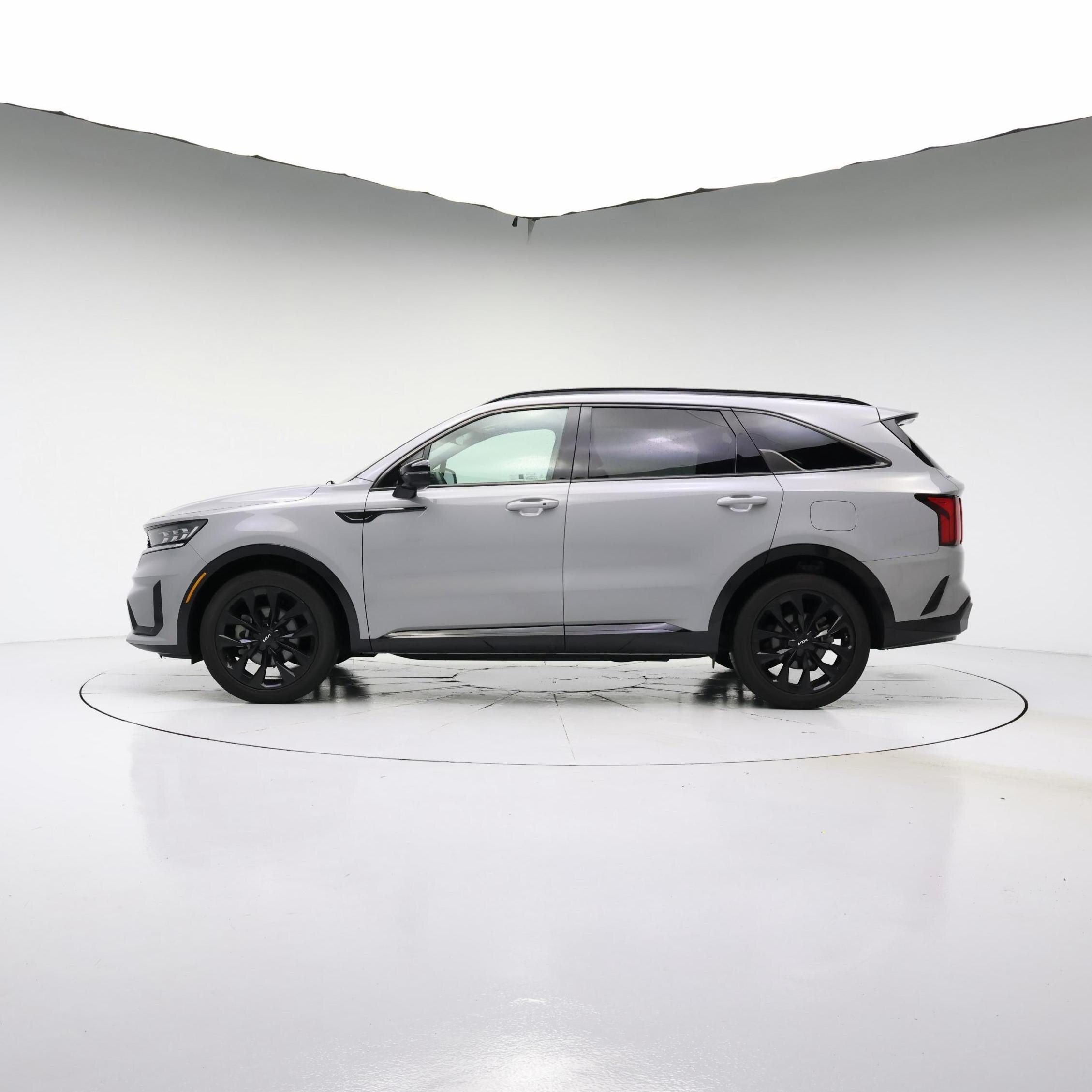 Thumbnail: 2023 Kia Sorento - 3